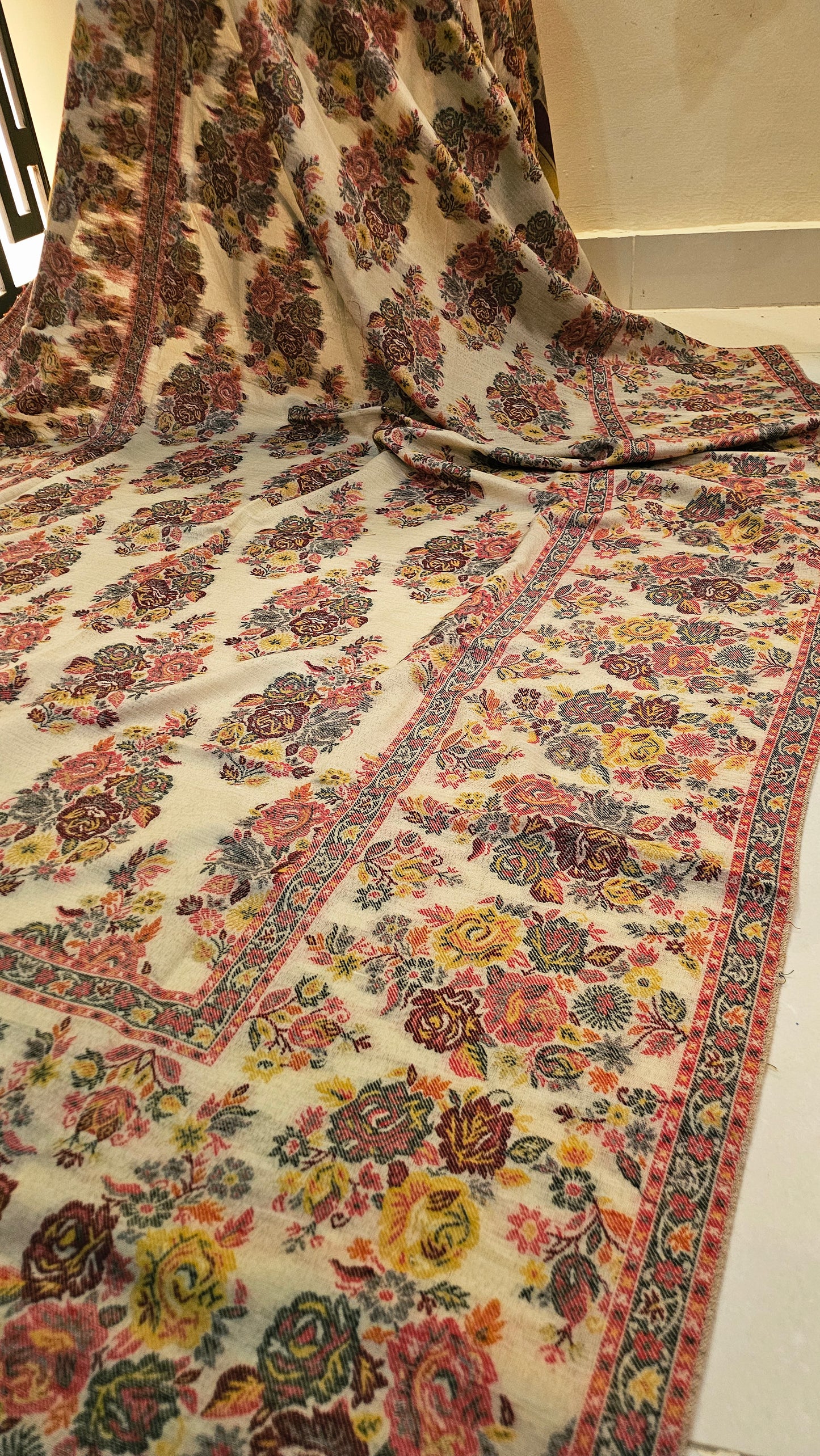 Kaani shawl: woollen pashmina
