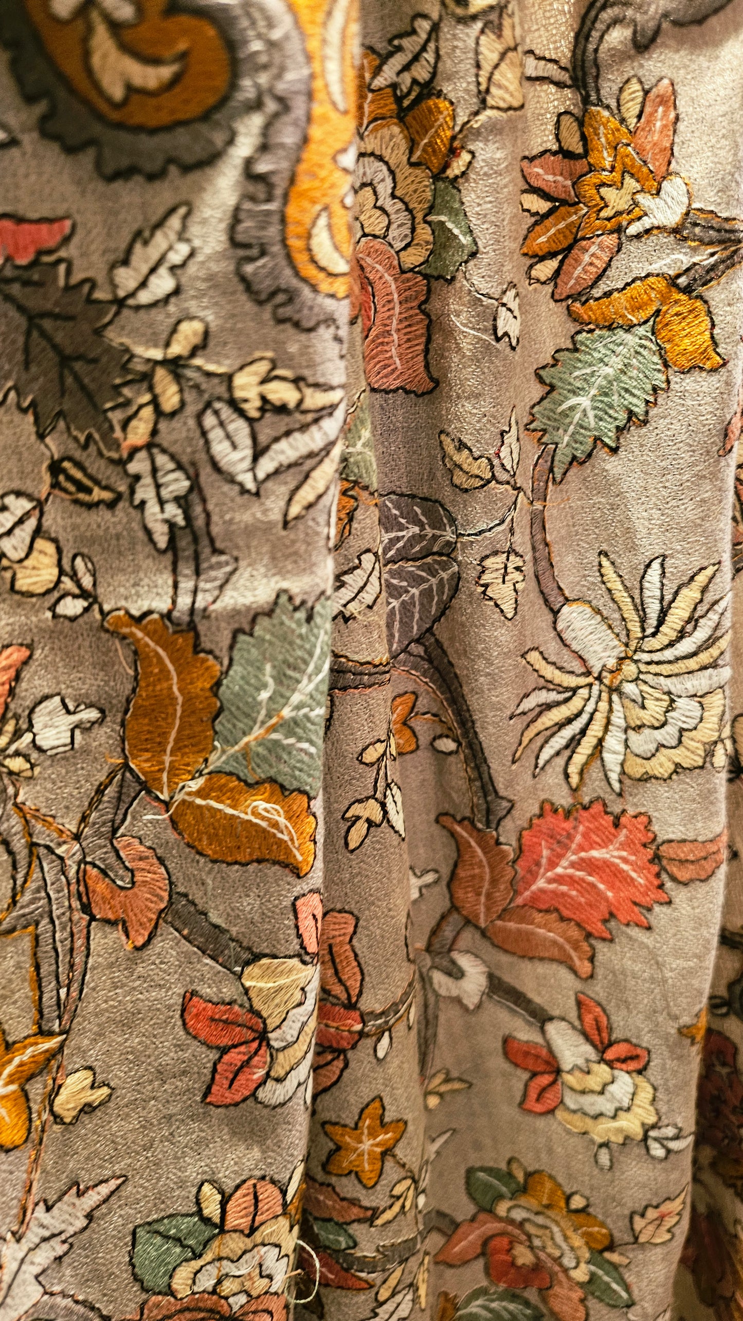 Papermachi embroidered shawl: toosh