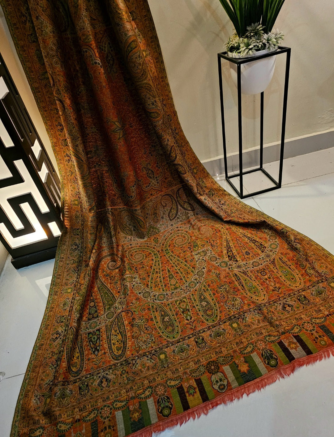 Reversible Persian kaani: Pashmina