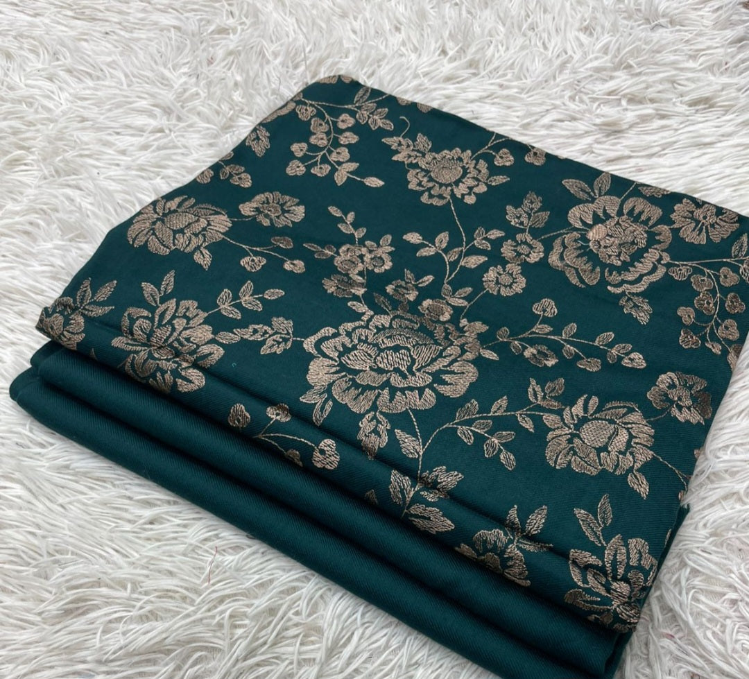 Embroidered suit: Pashmina