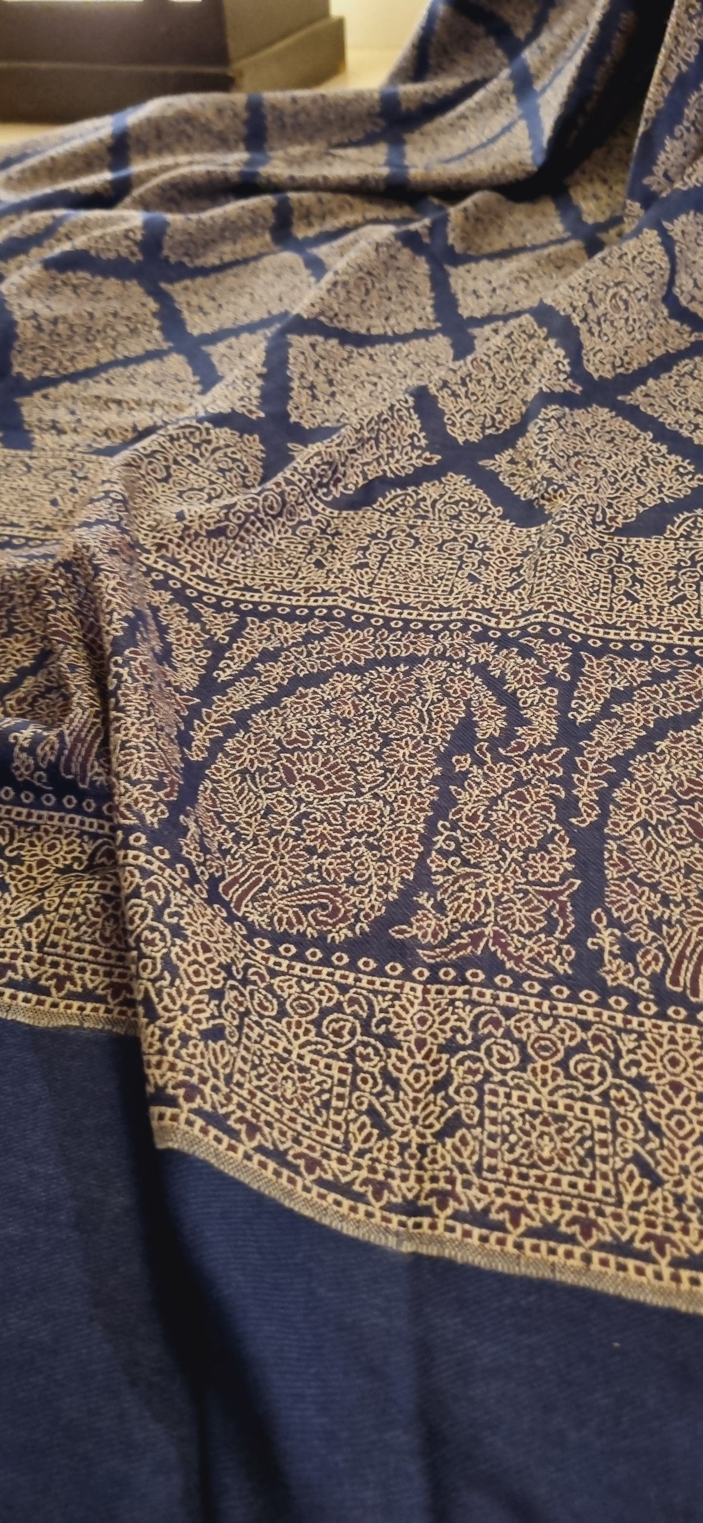 Woollen pashmina kaani shawl