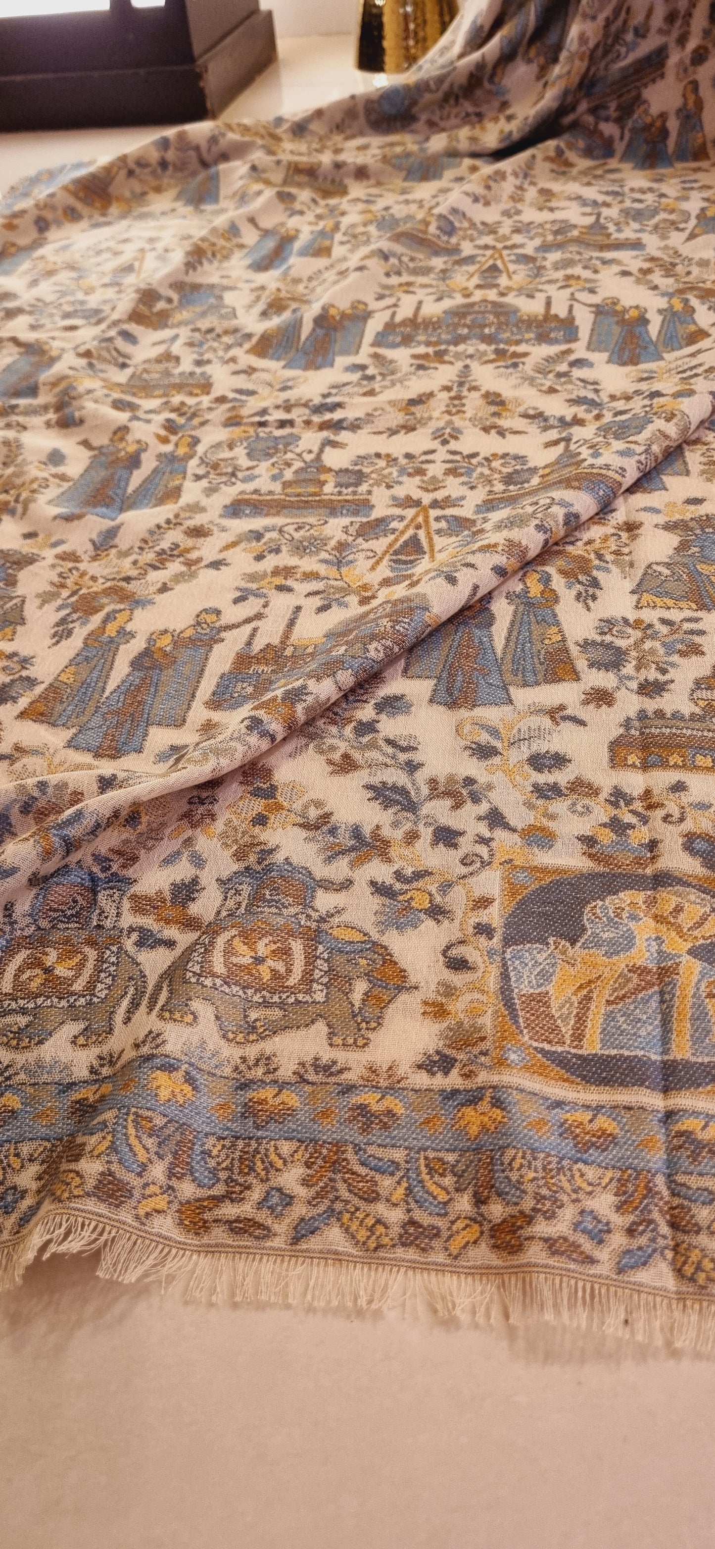 Soft pashmina kaani shawl