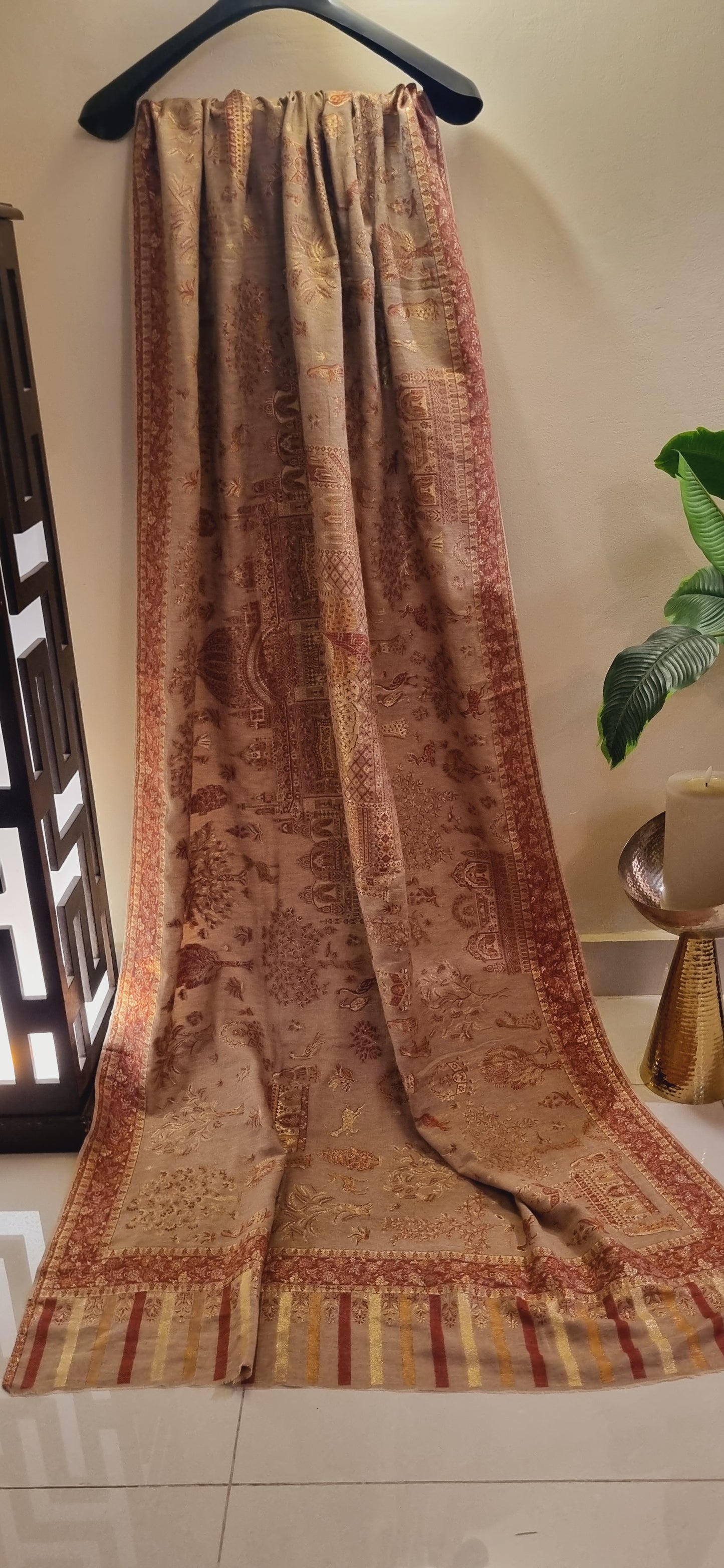 Tajmehal kaani with zaree weave