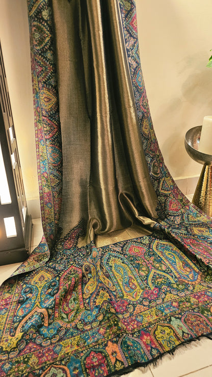 Reversible moonlight kaani: Shawl