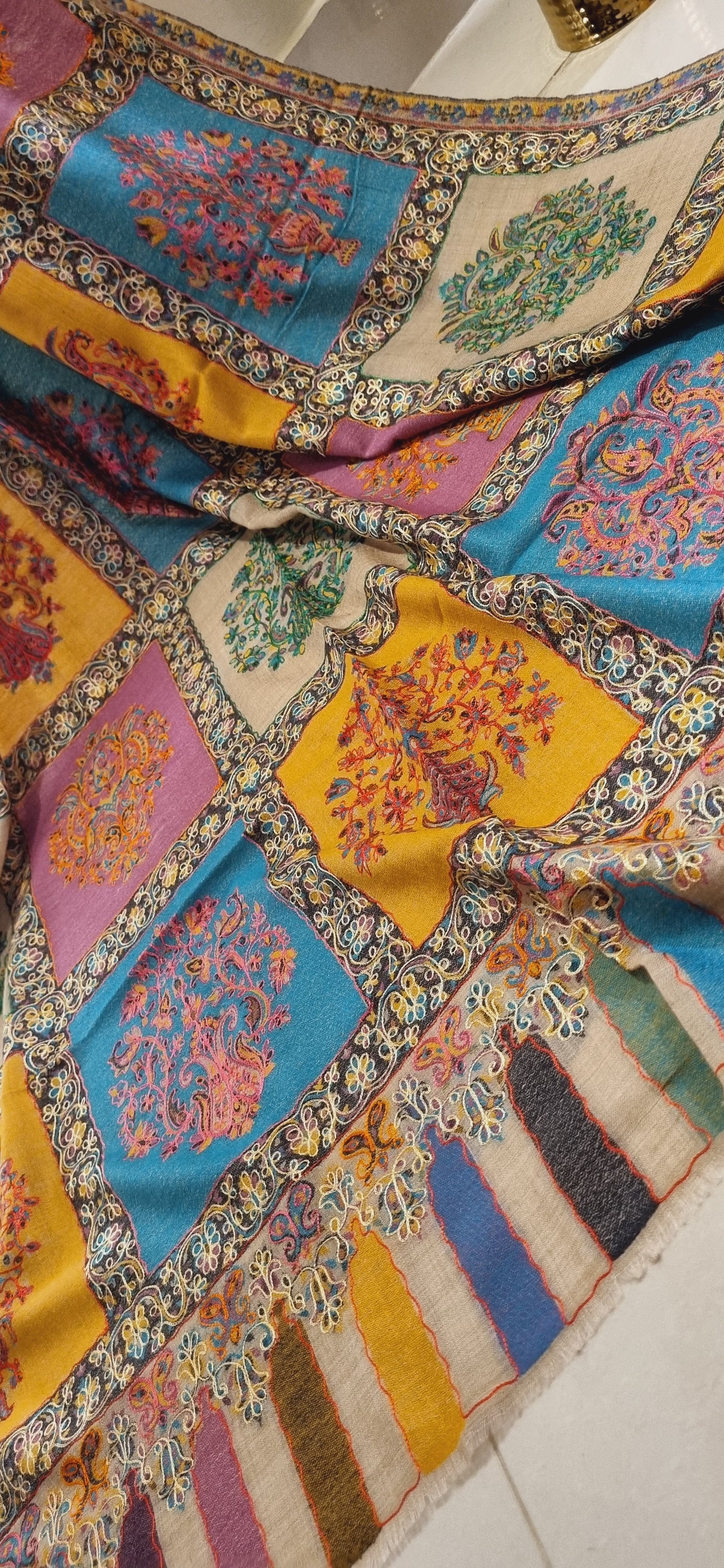 Reelkar embroidered kaani: Toosh