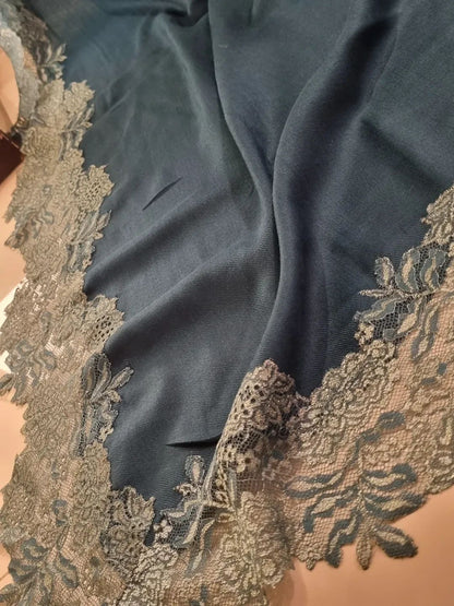 Chantilly shawl: Pashmina