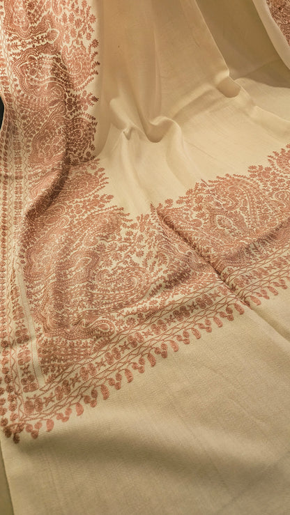 Border embroidered: Pashmina