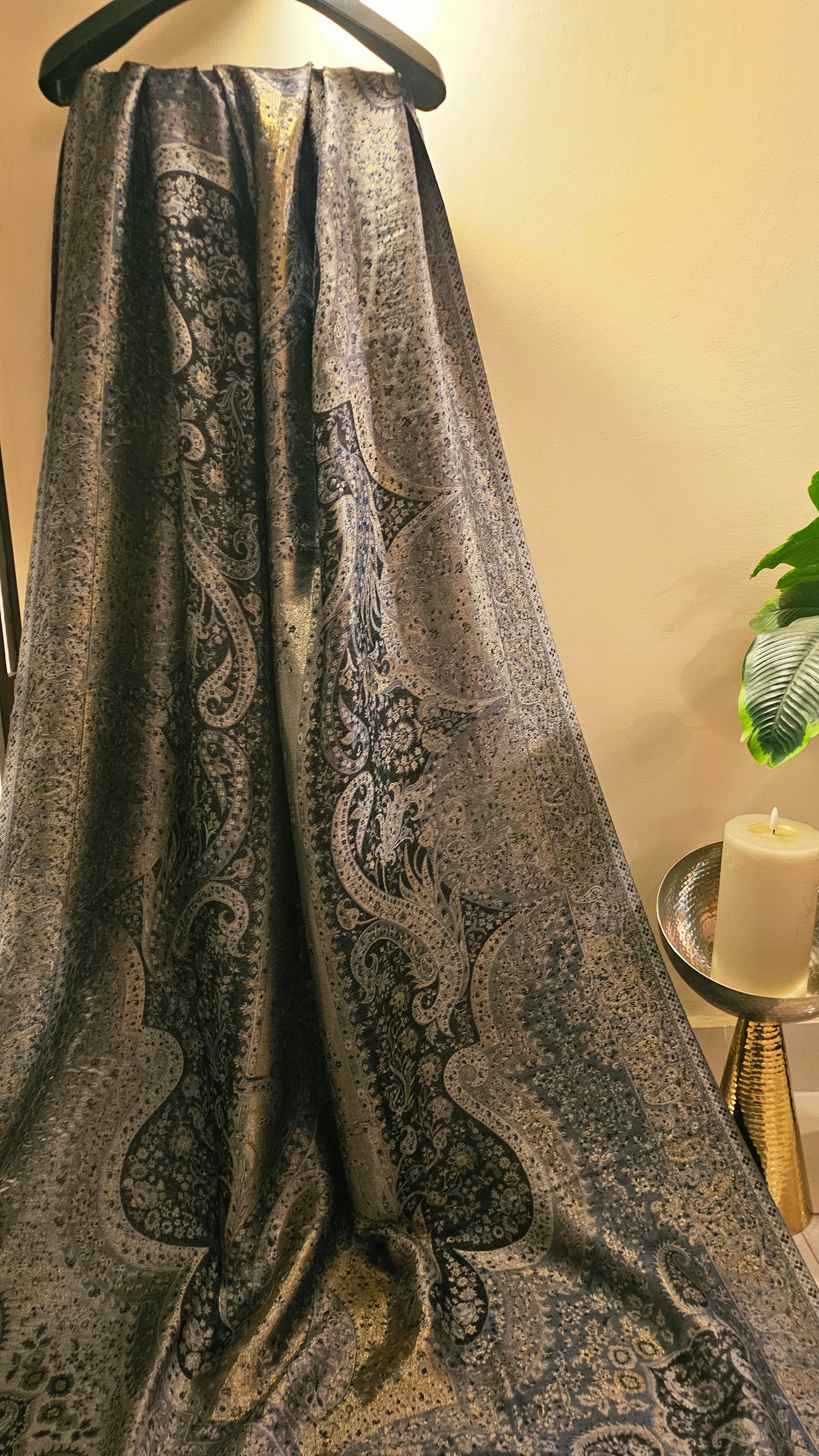 Gandhara reversible kaani: shawl