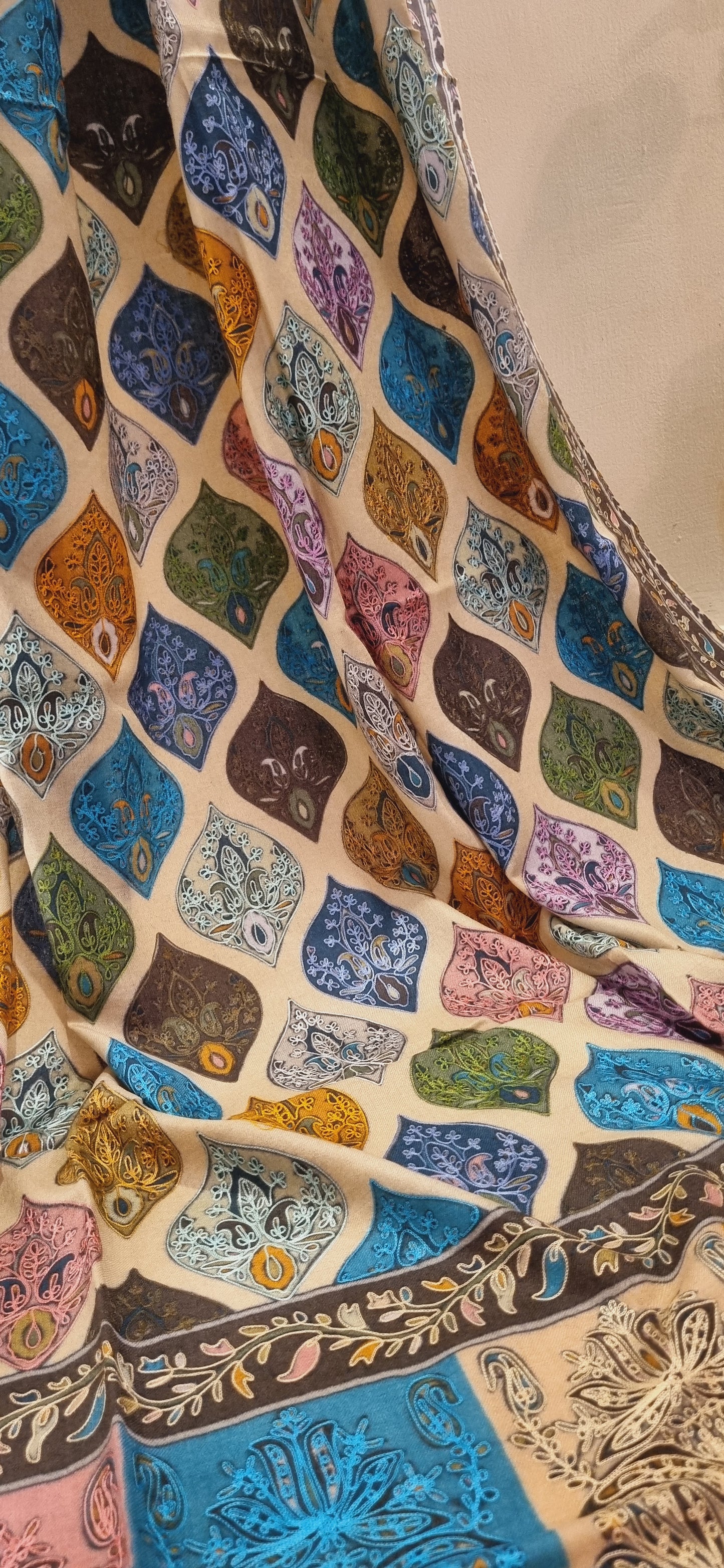 Reelkar embroidered pashmina