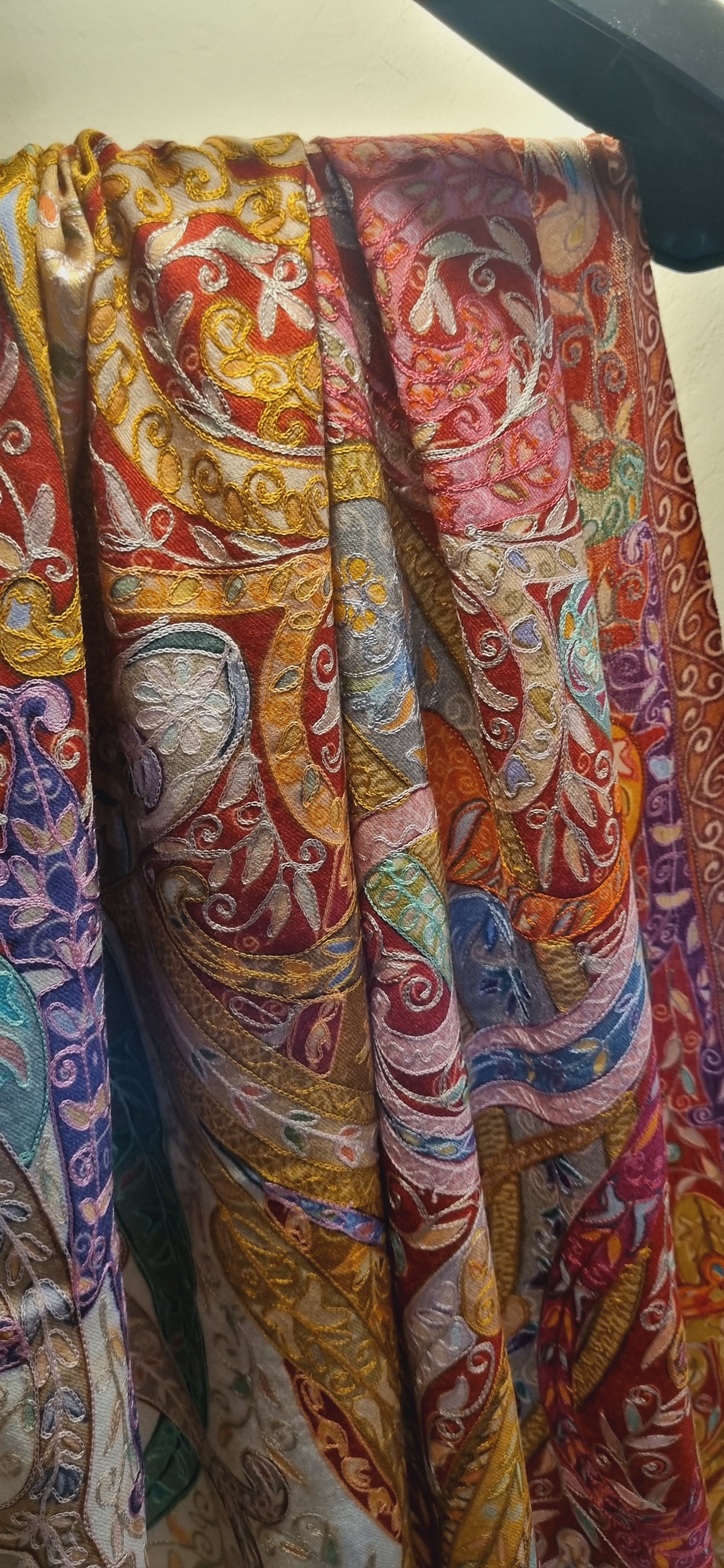 Reelkar embroidered pashmina shawl
