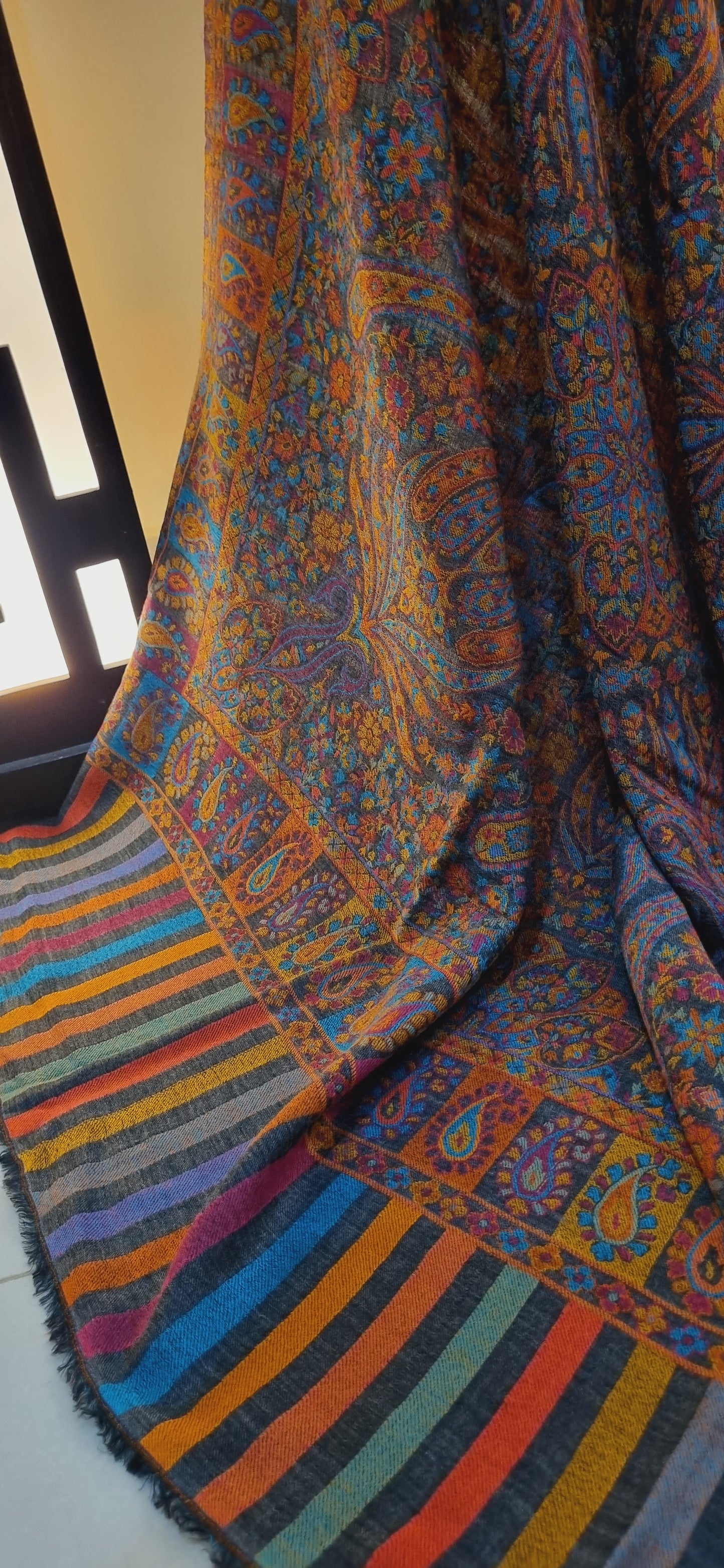 Toosh kaani shawl