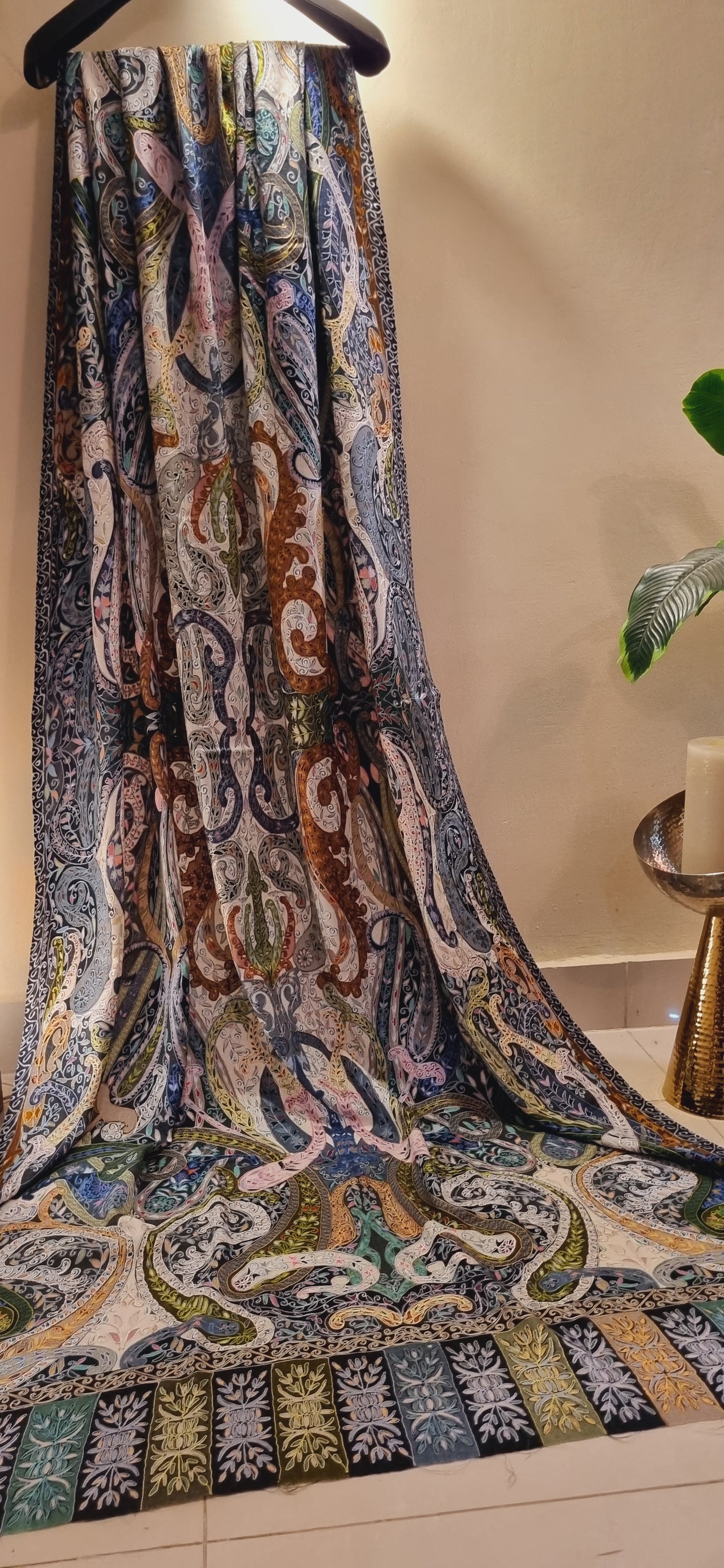Reelkar embroidered pashmina