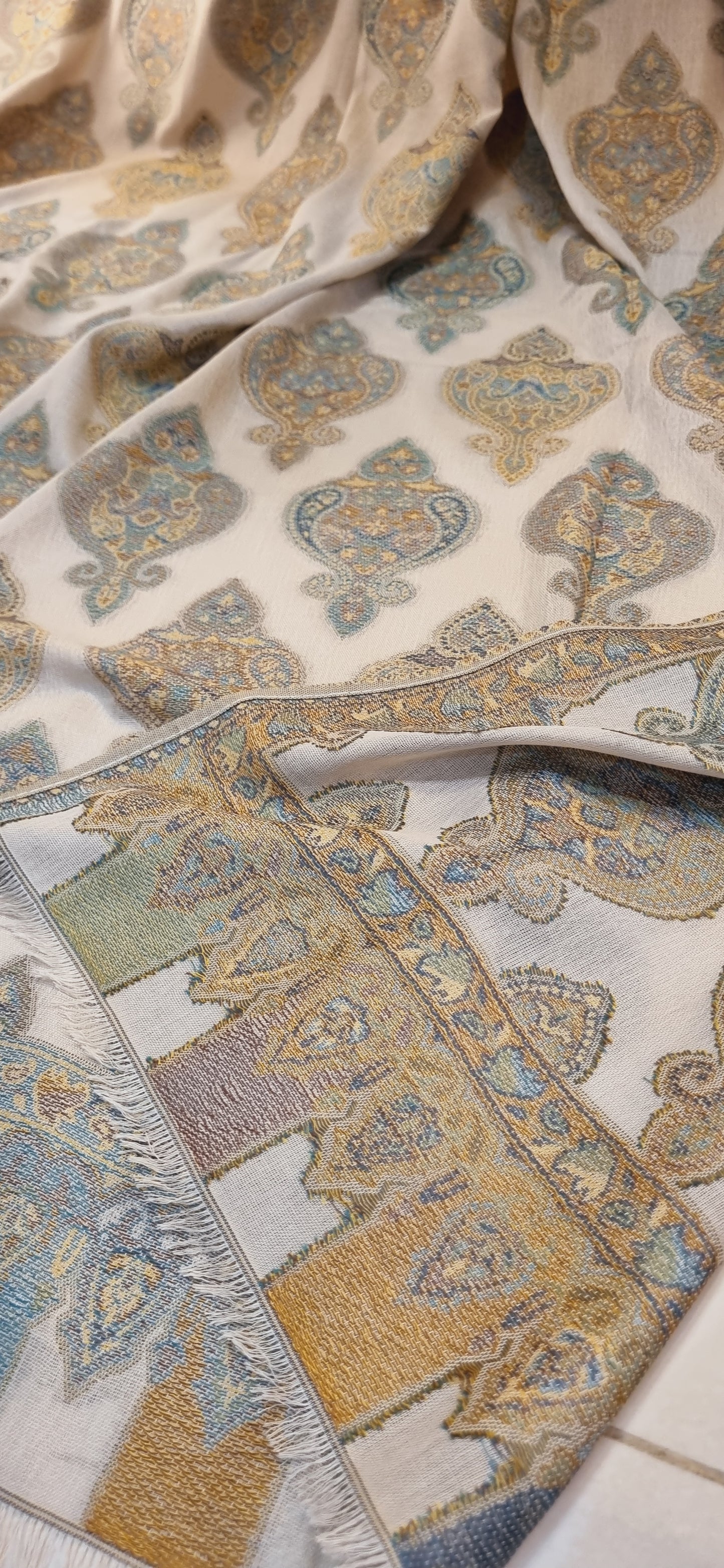 Woollen pashmina kaani shawls