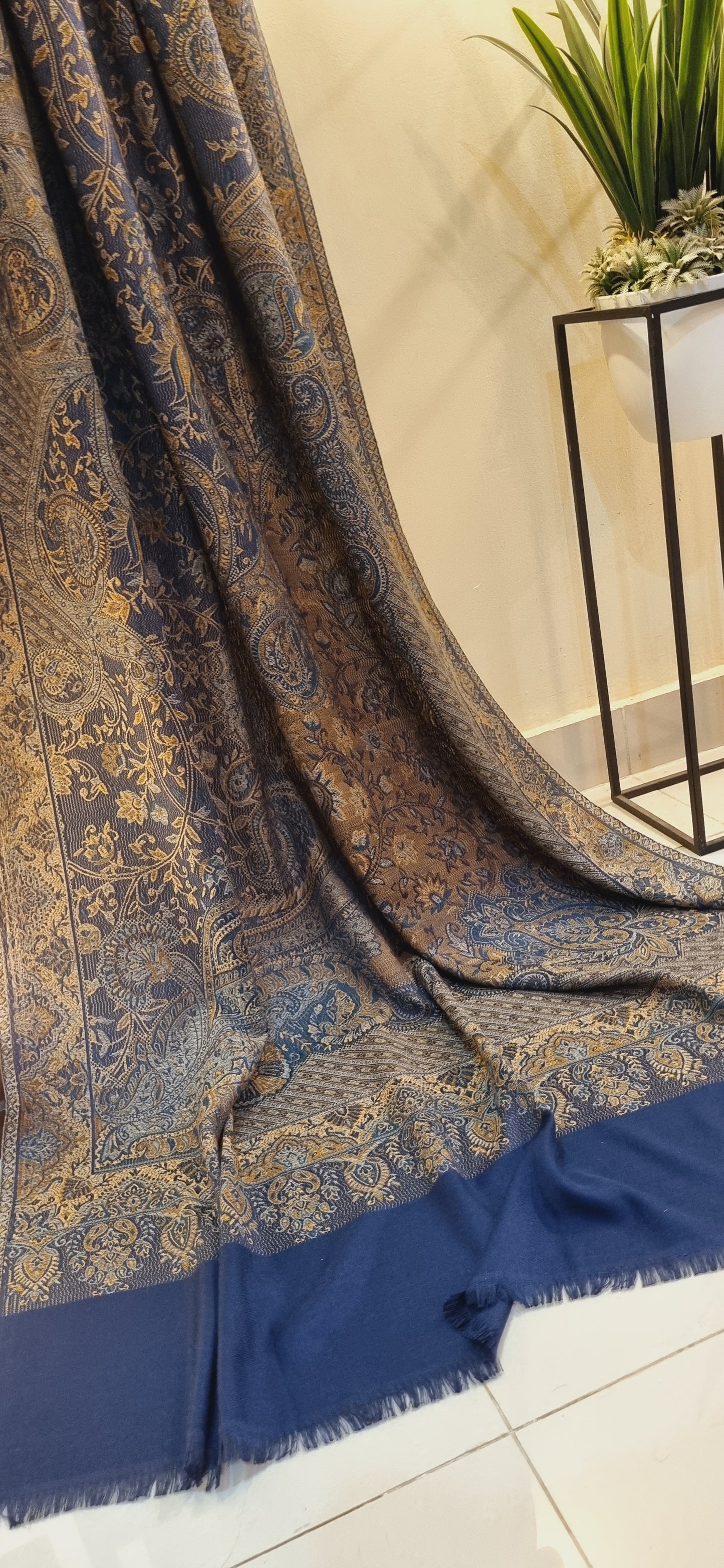 Woolen pashmina kaani shawl