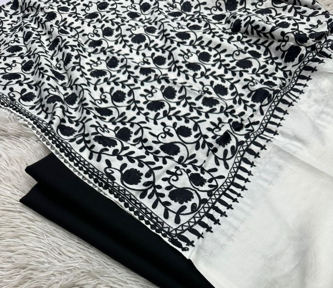 Embroidered suit: pashmina