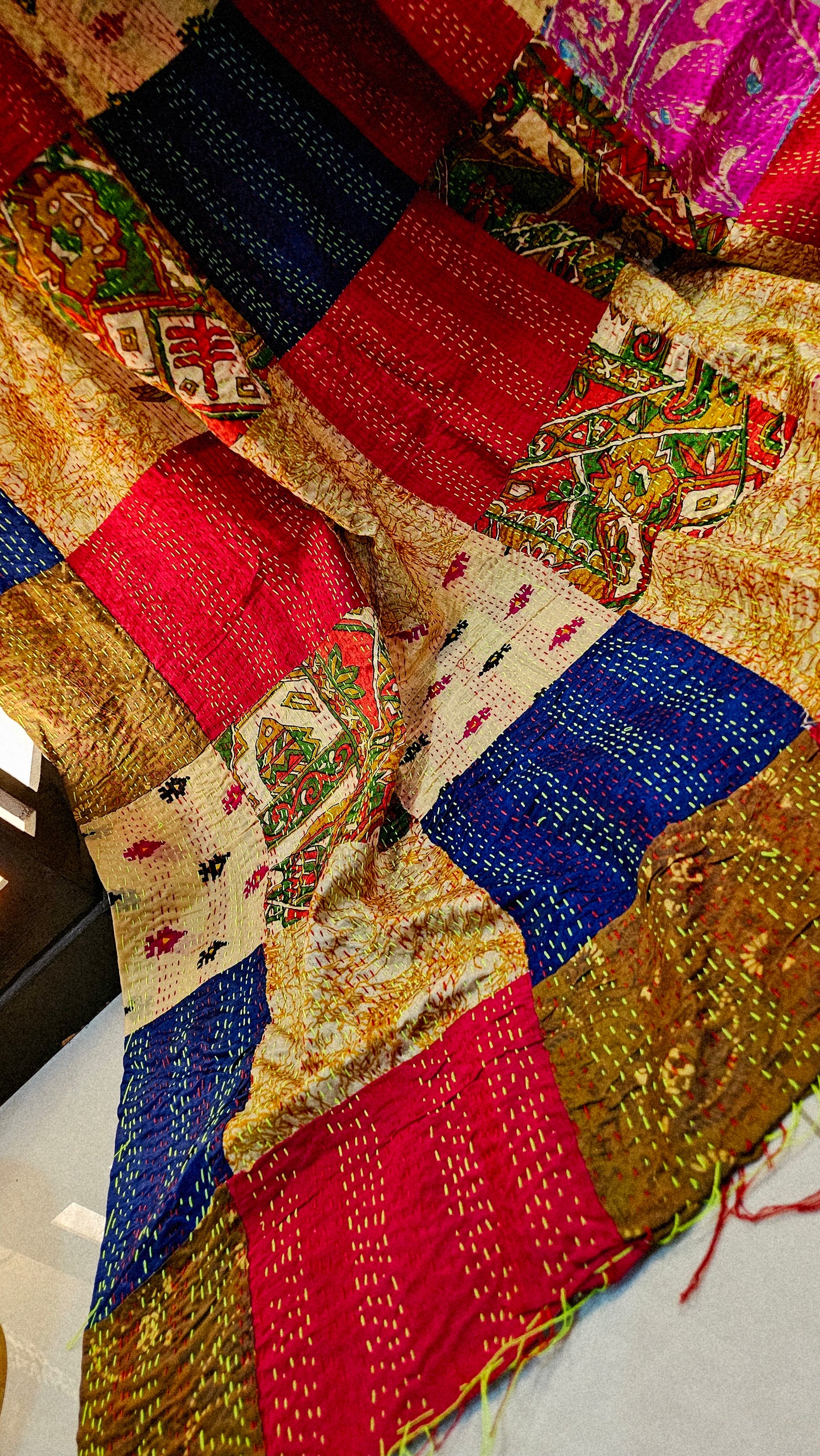 Hand embroidered rilli duapta