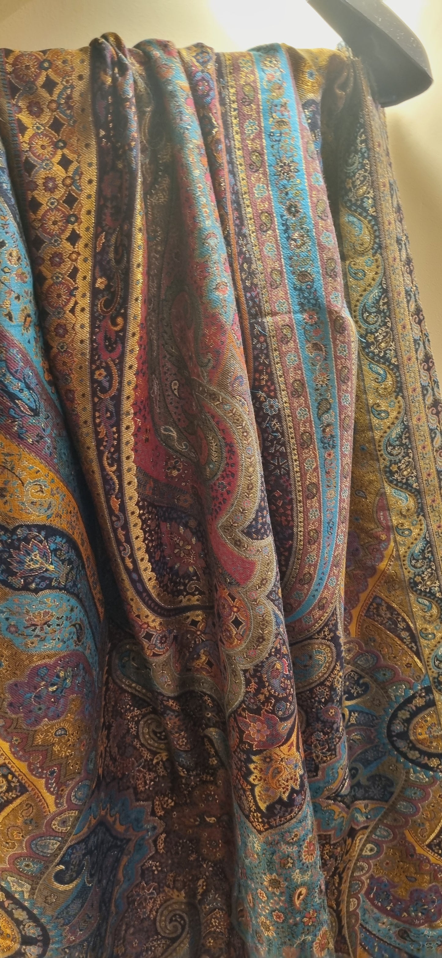 Pashmina kaani with zaree