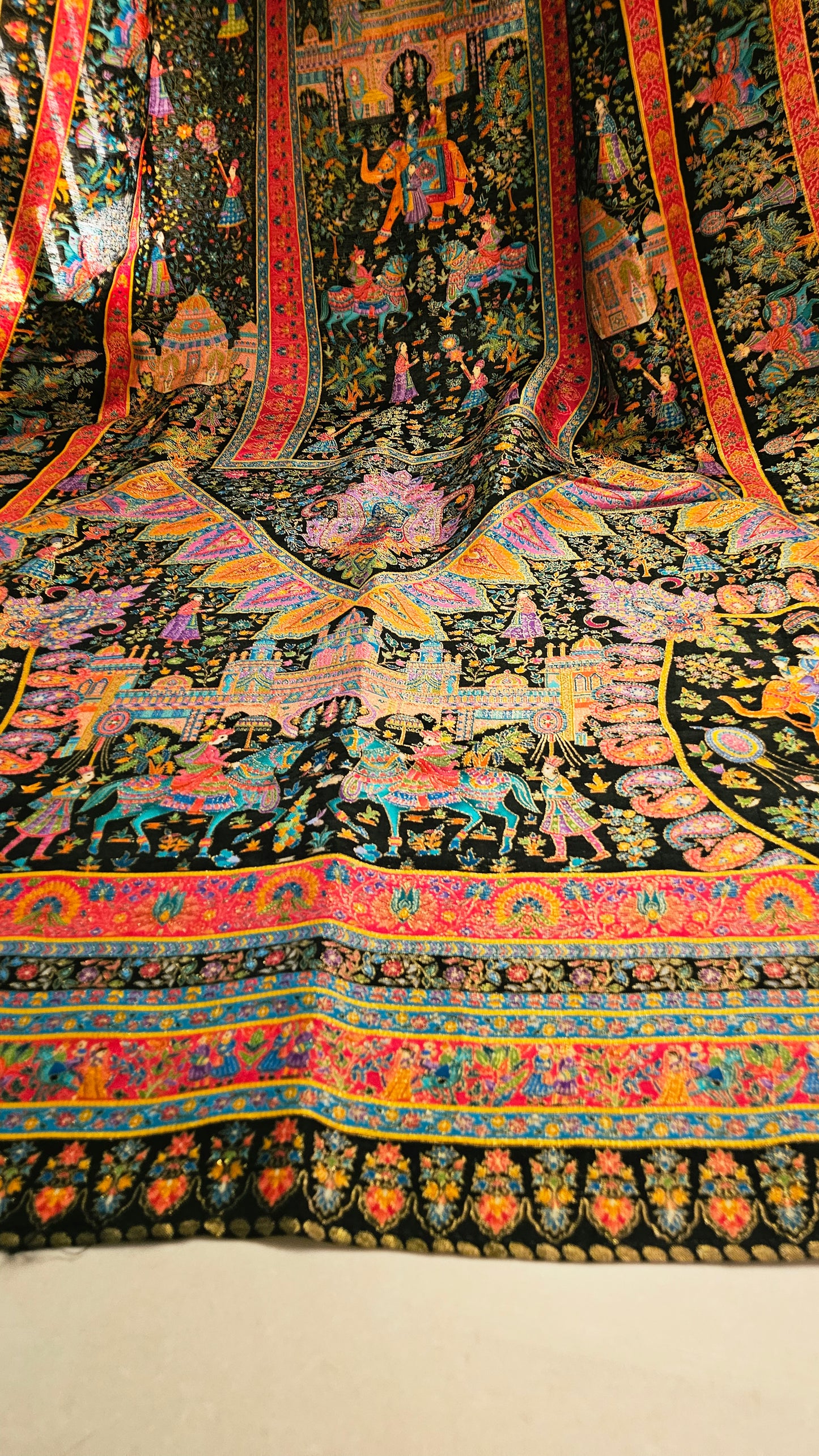 Meenakari shawl: patola silk