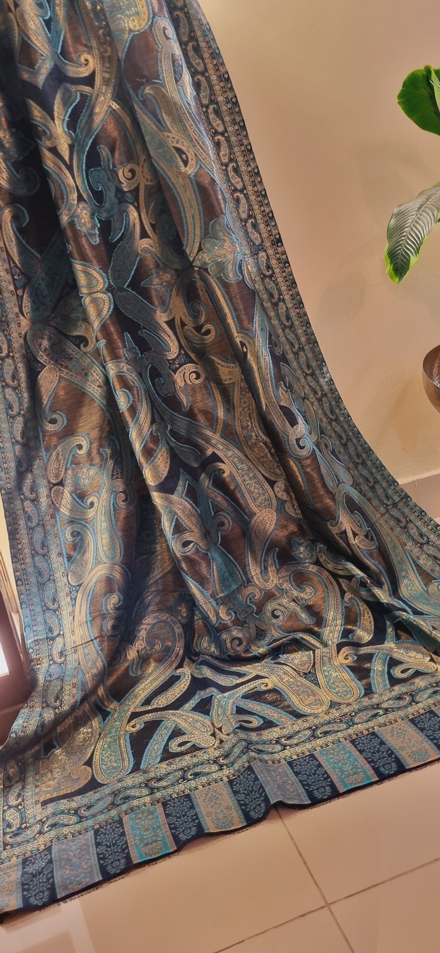 Reversible moonlight kaani shawl