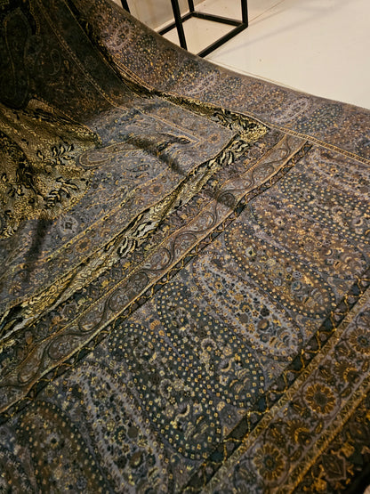 Silk kaani shawl with chantilly