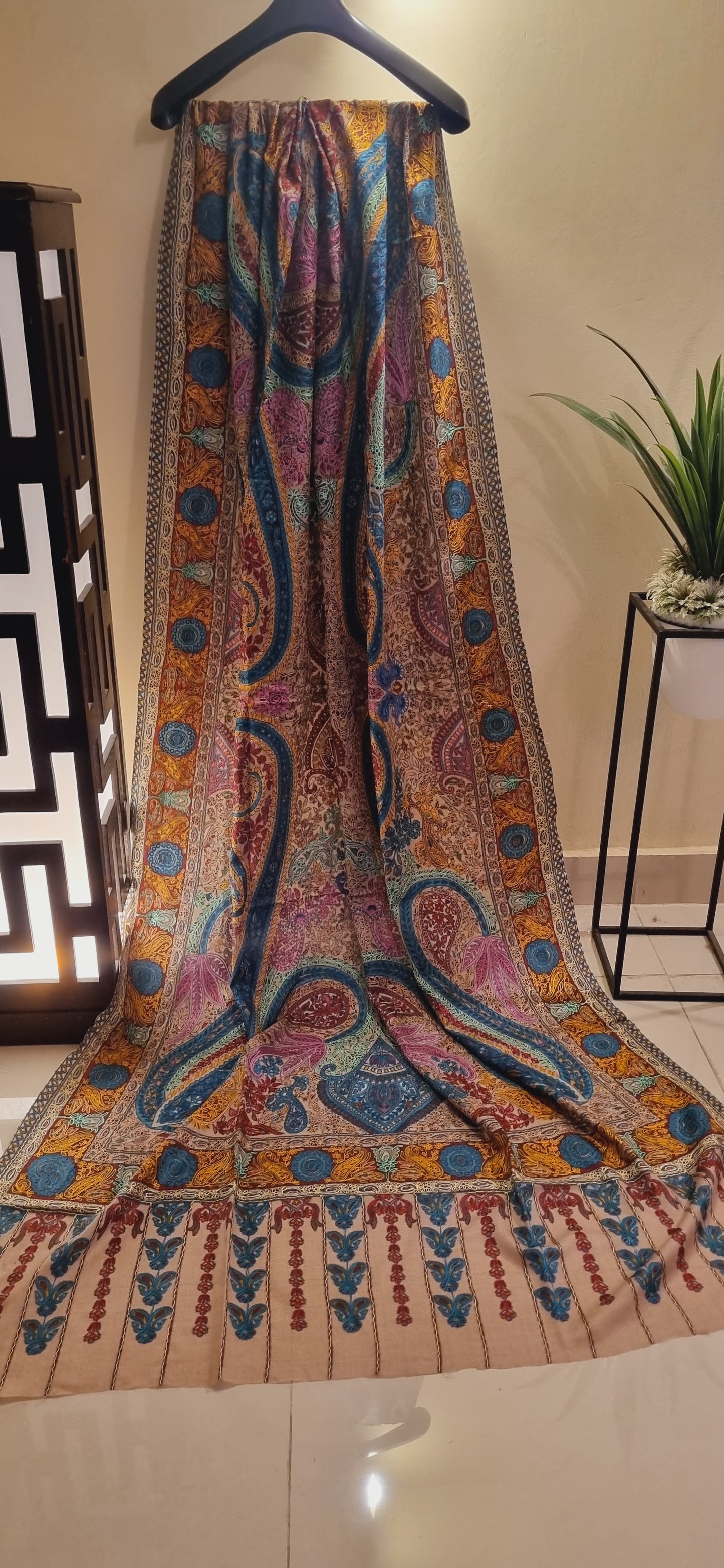 Reelkar embroidered pashmina shawl
