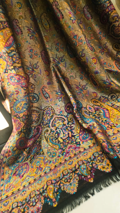 Moonlight reversible gandhara kaani: Pashmina