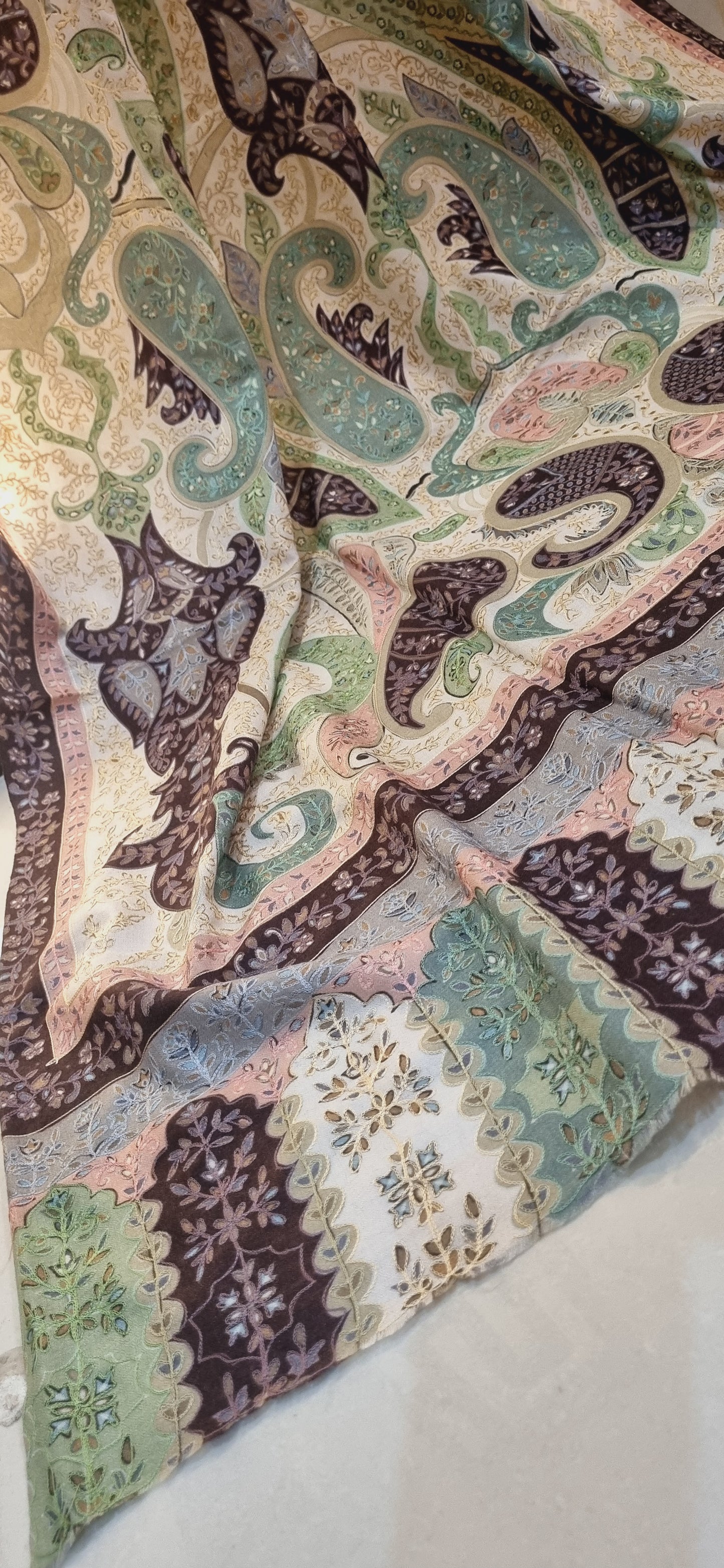 Reelkar embroidered pashmina shawl