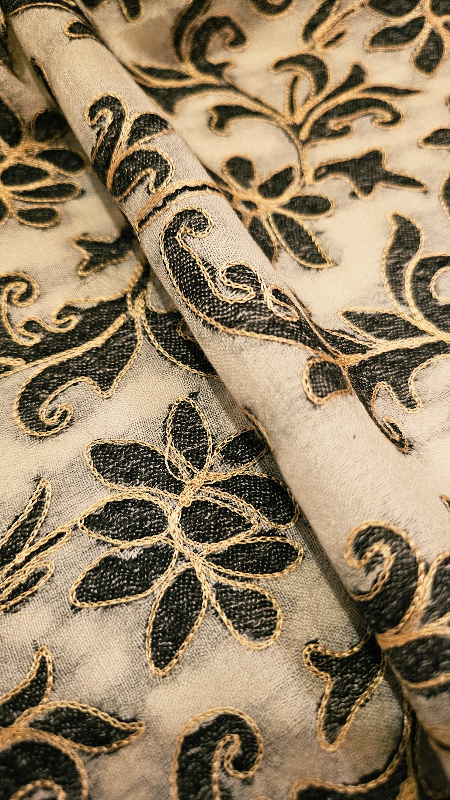 Reelkar kaani shawl: toosh