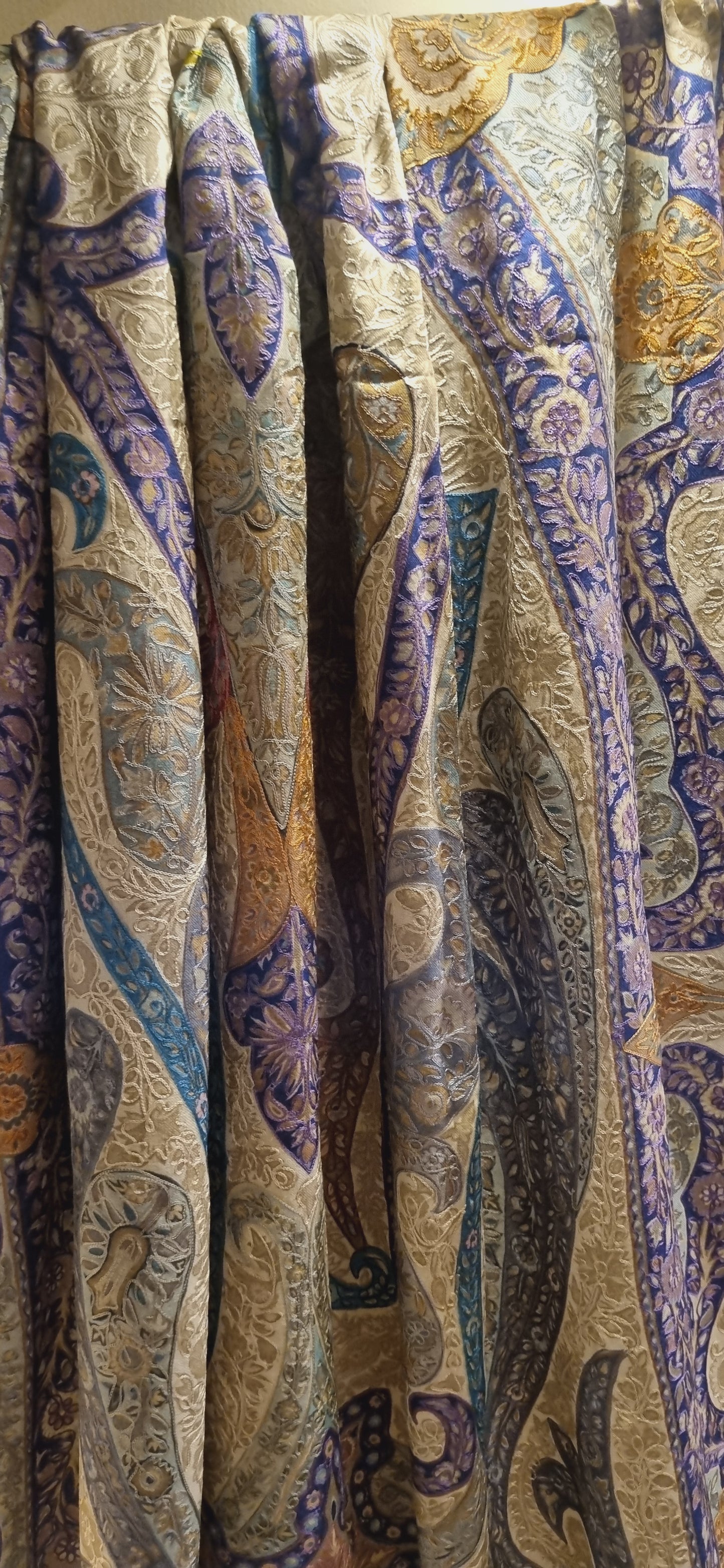 Reelkar embroidered pashmina