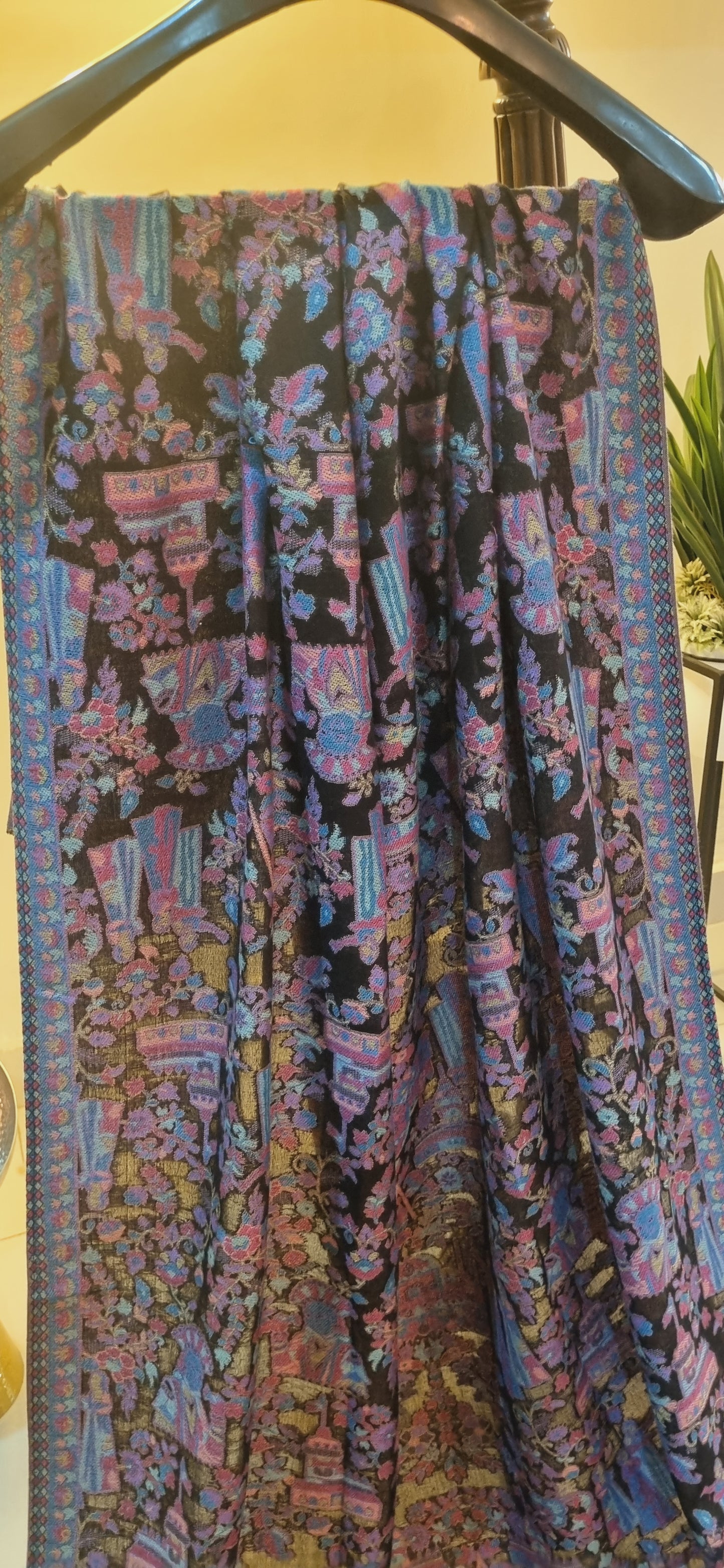 Woolen pashmina kaani shawl