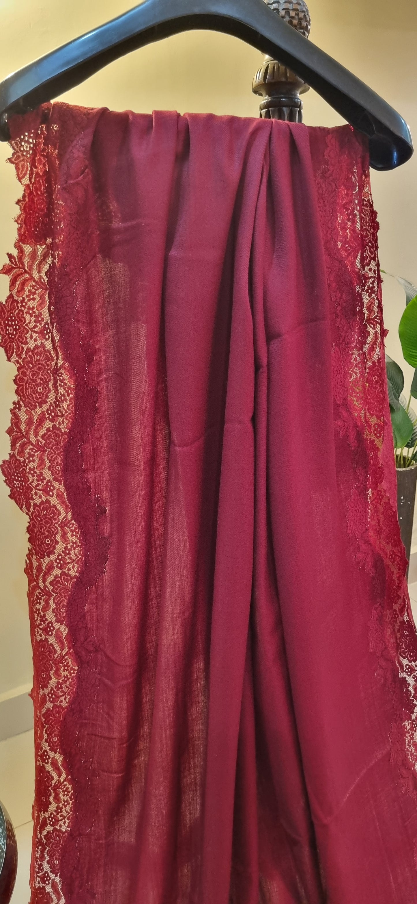 Pashmina chantilly shawl