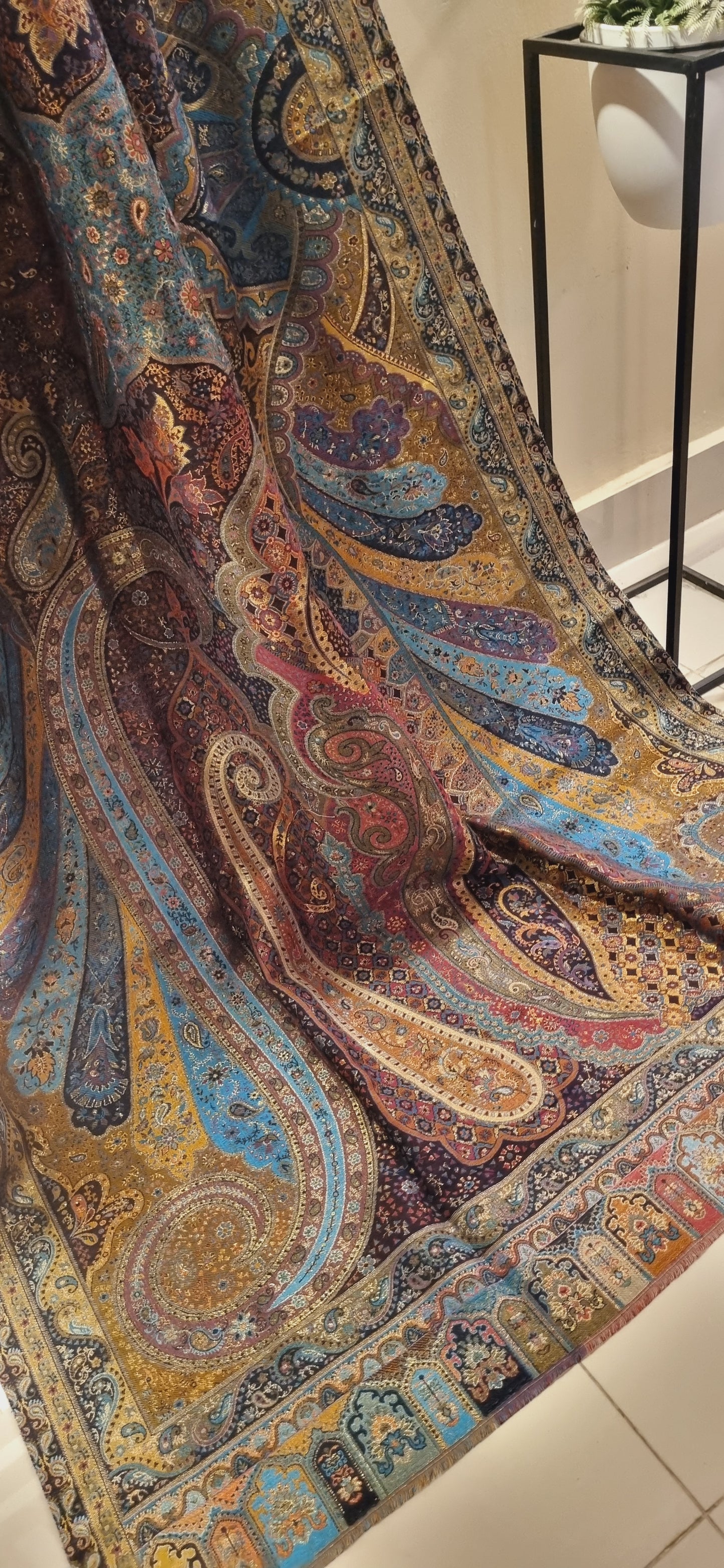 Pashmina kaani with zaree