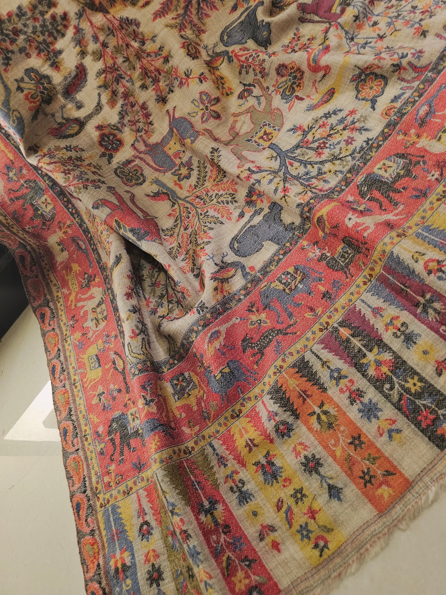 Shikargah kaani toosh shawl