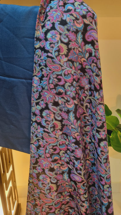 Kaani shawl with plain suit