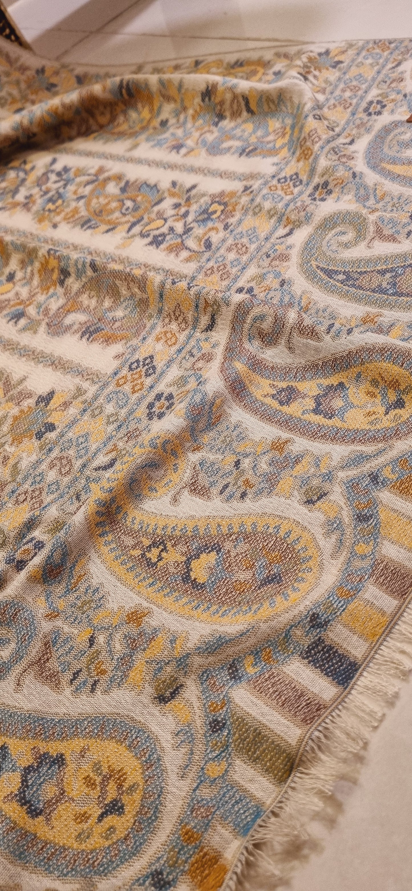 Woollen pashmina kaani shawl