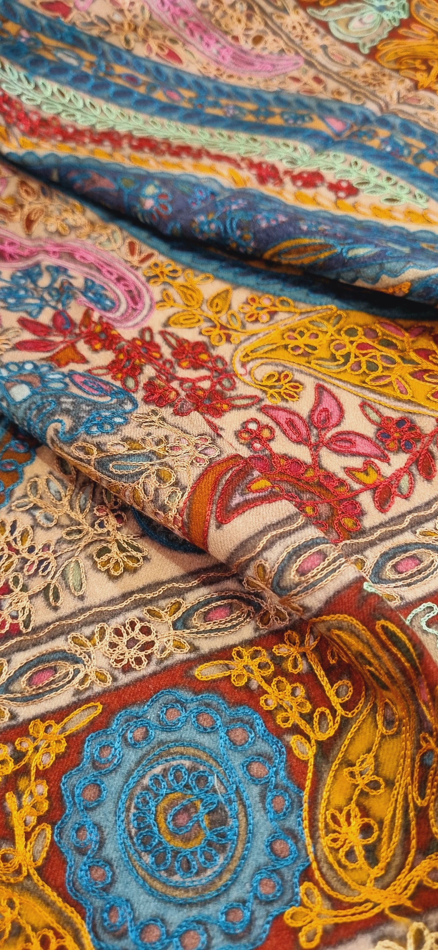 Reelkar embroidered pashmina shawl