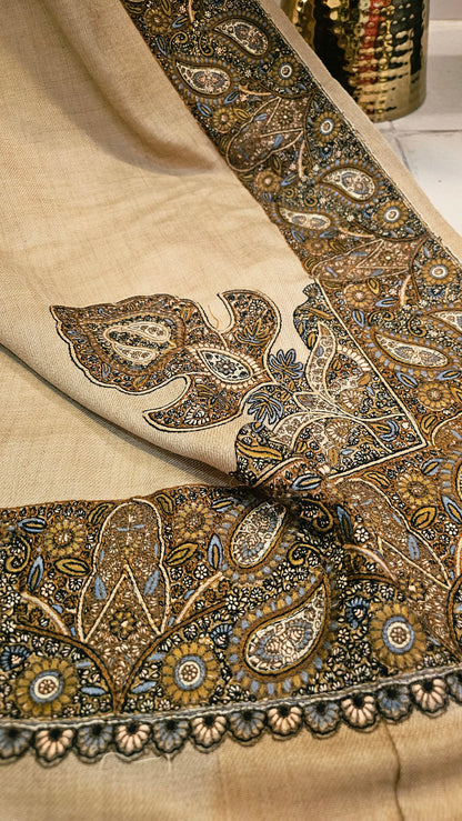 Papermachi embroidered: Pashmina