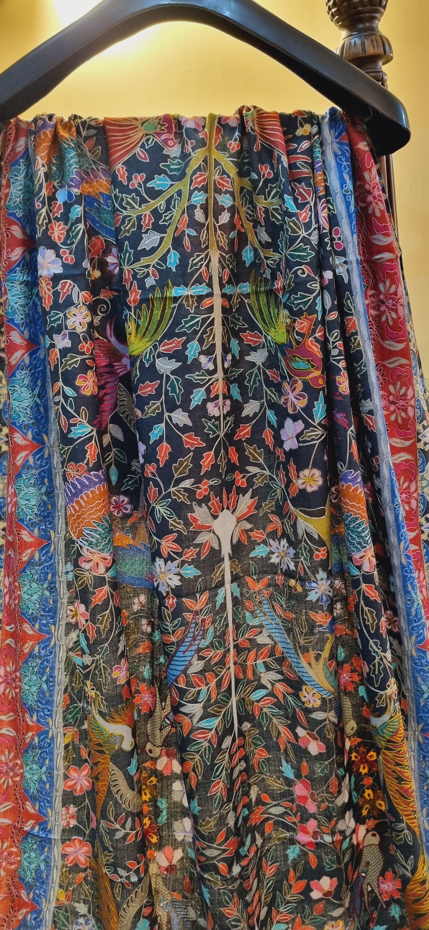 Reelkar embroidered pashmina shawl