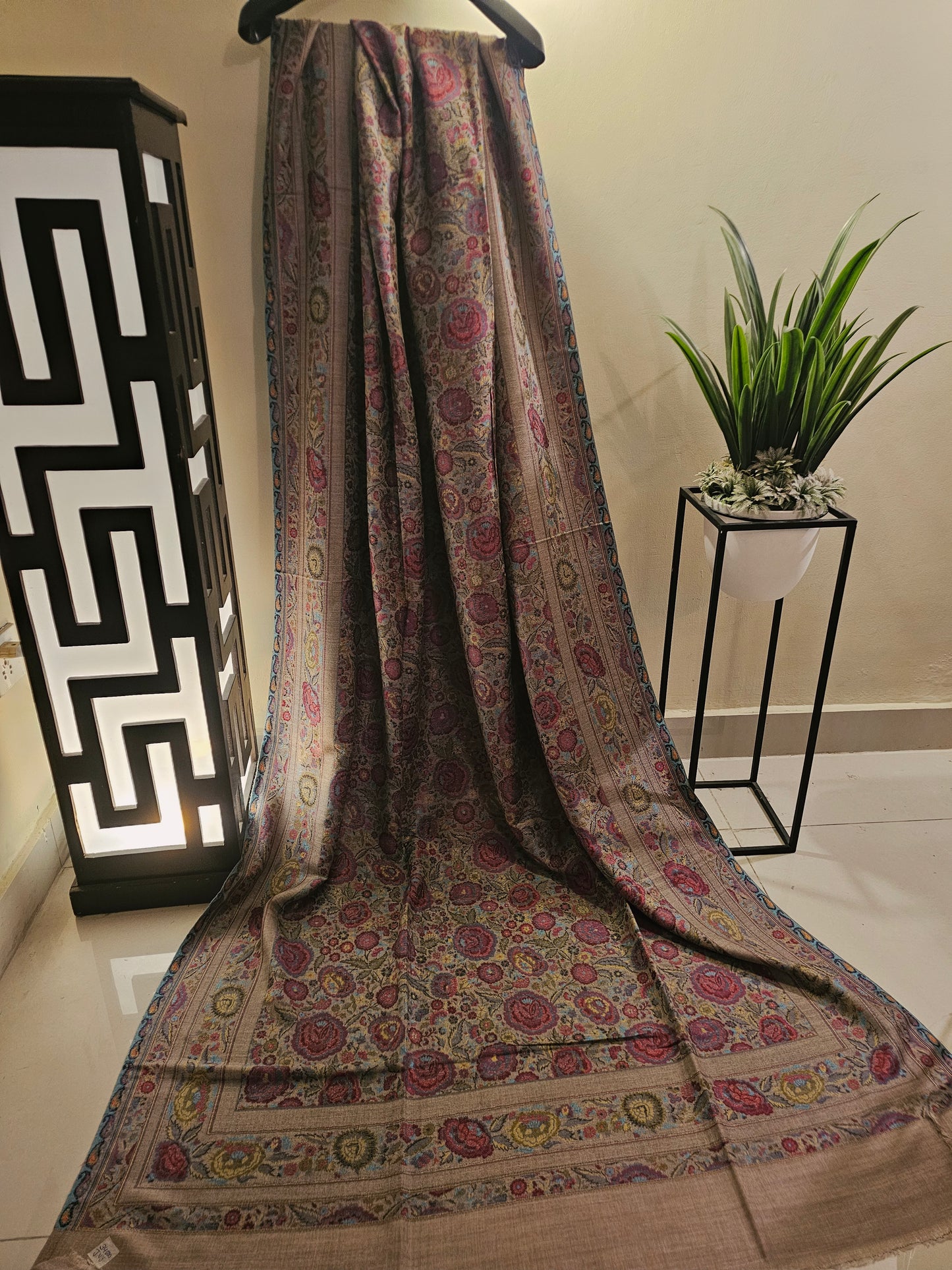 Pashmina kaani gulabkar shawl