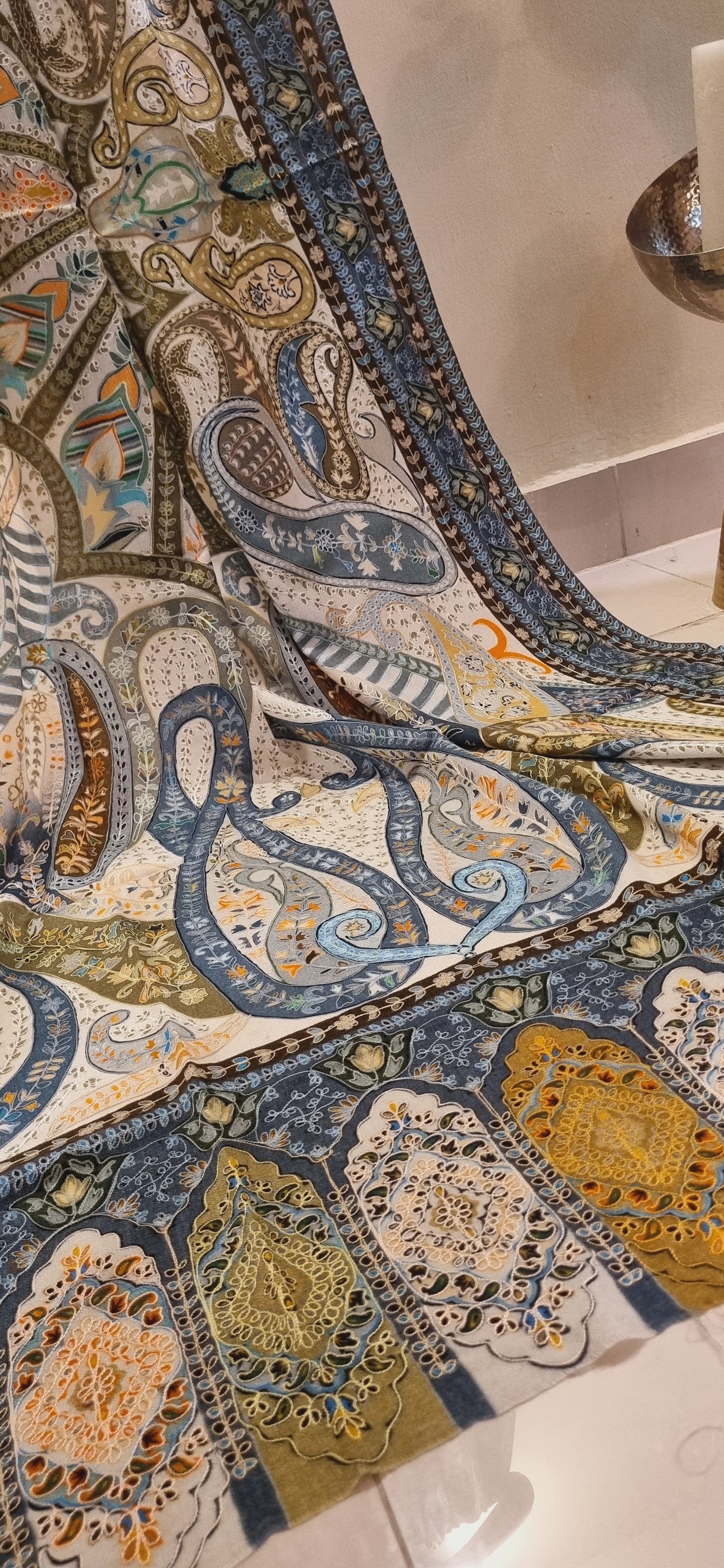 Reelkar embroidered pashmina