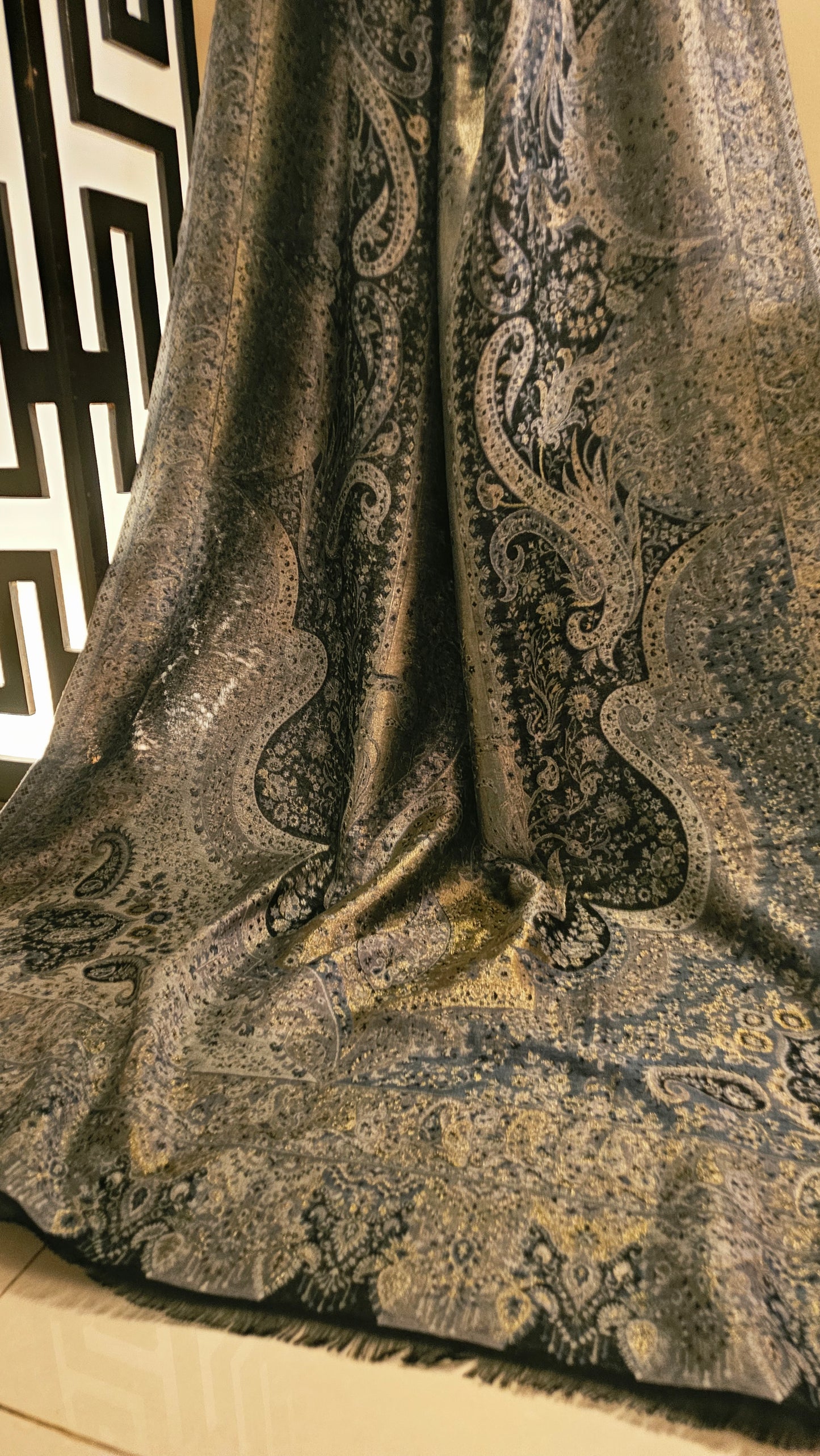 Gandhara reversible kaani: shawl