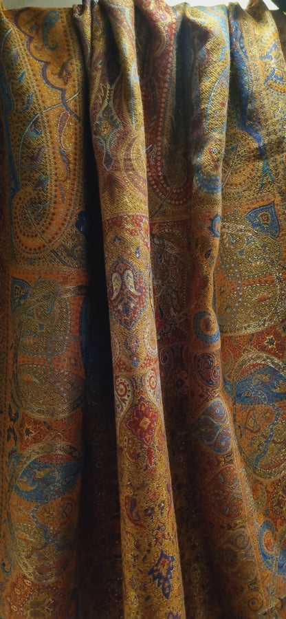 Pashmina kaani with zaree weave