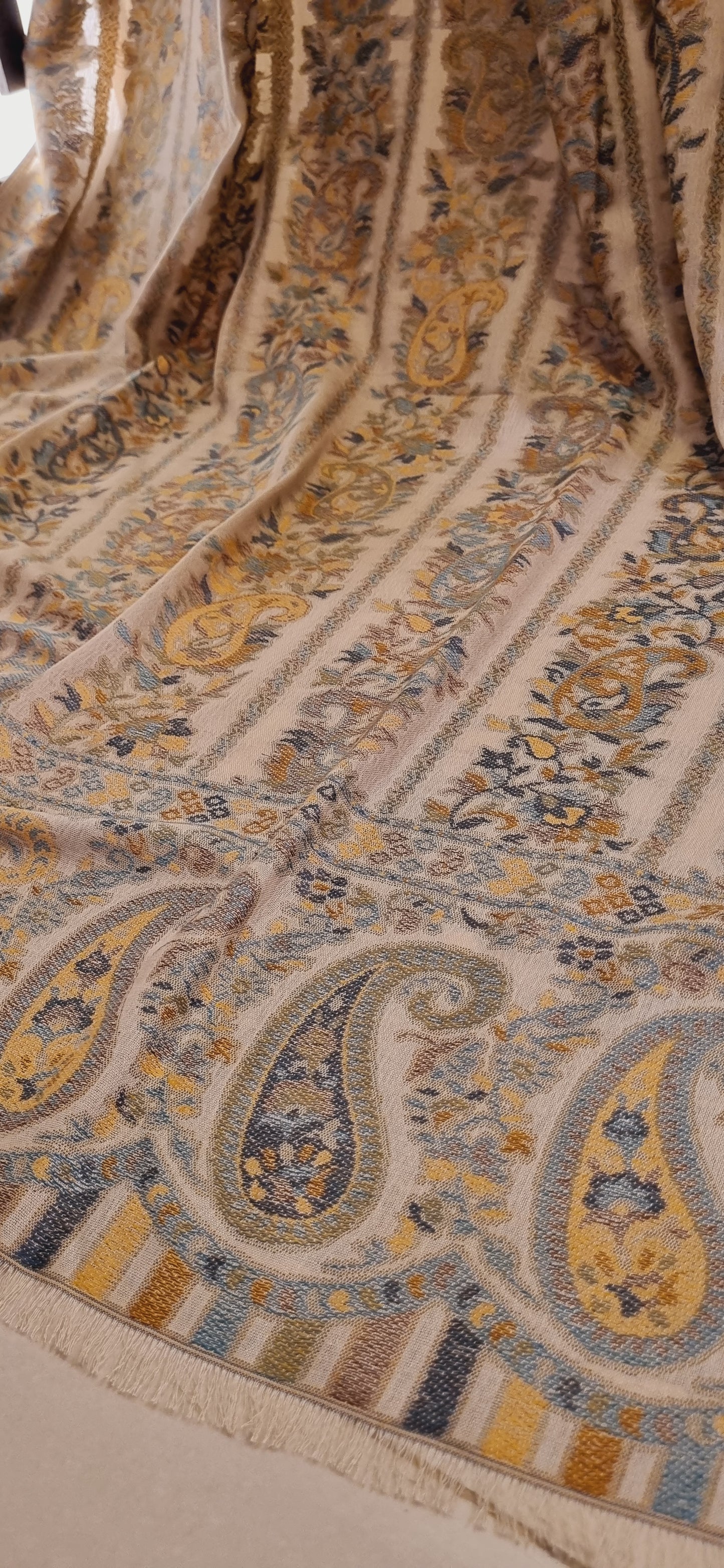 Woollen pashmina kaani shawl