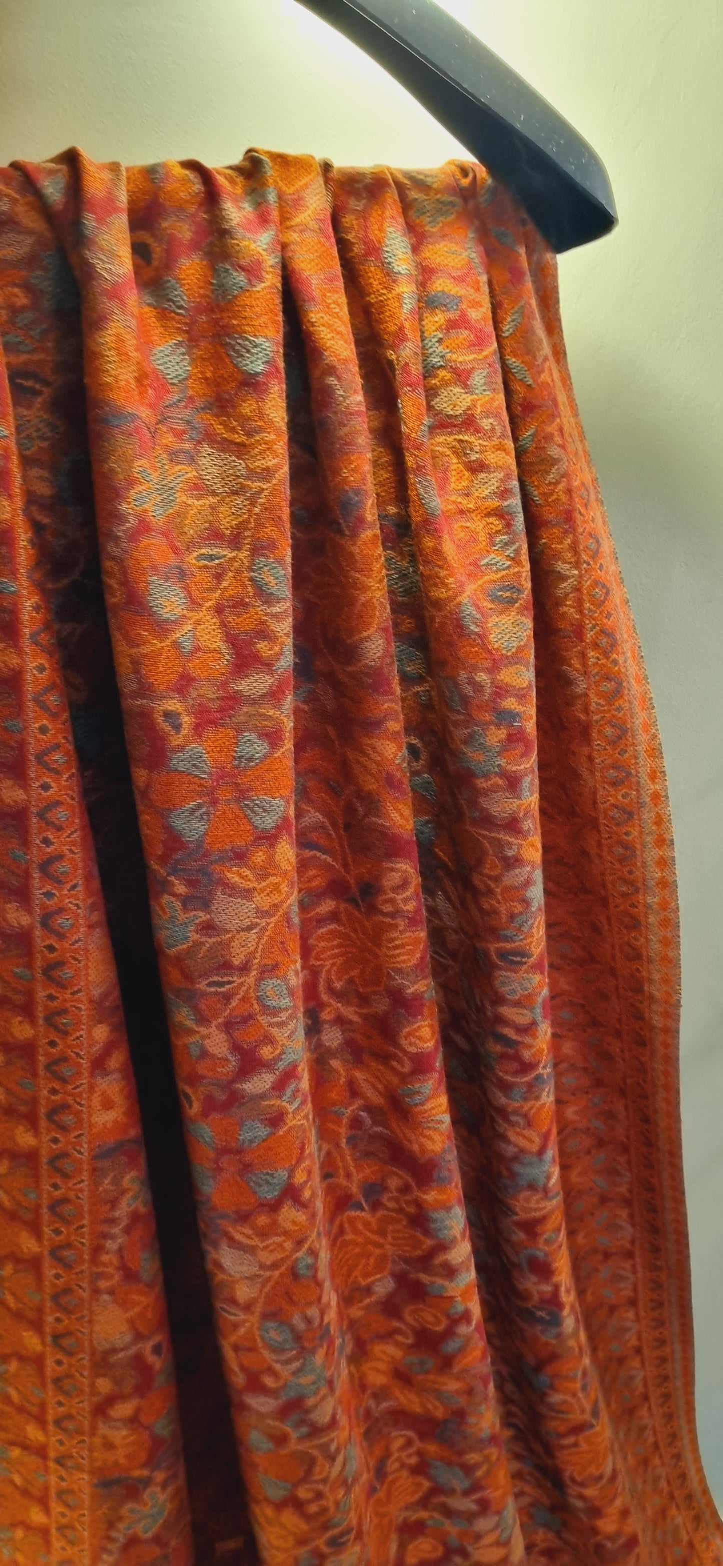 Woolen pashmina kaani shawl