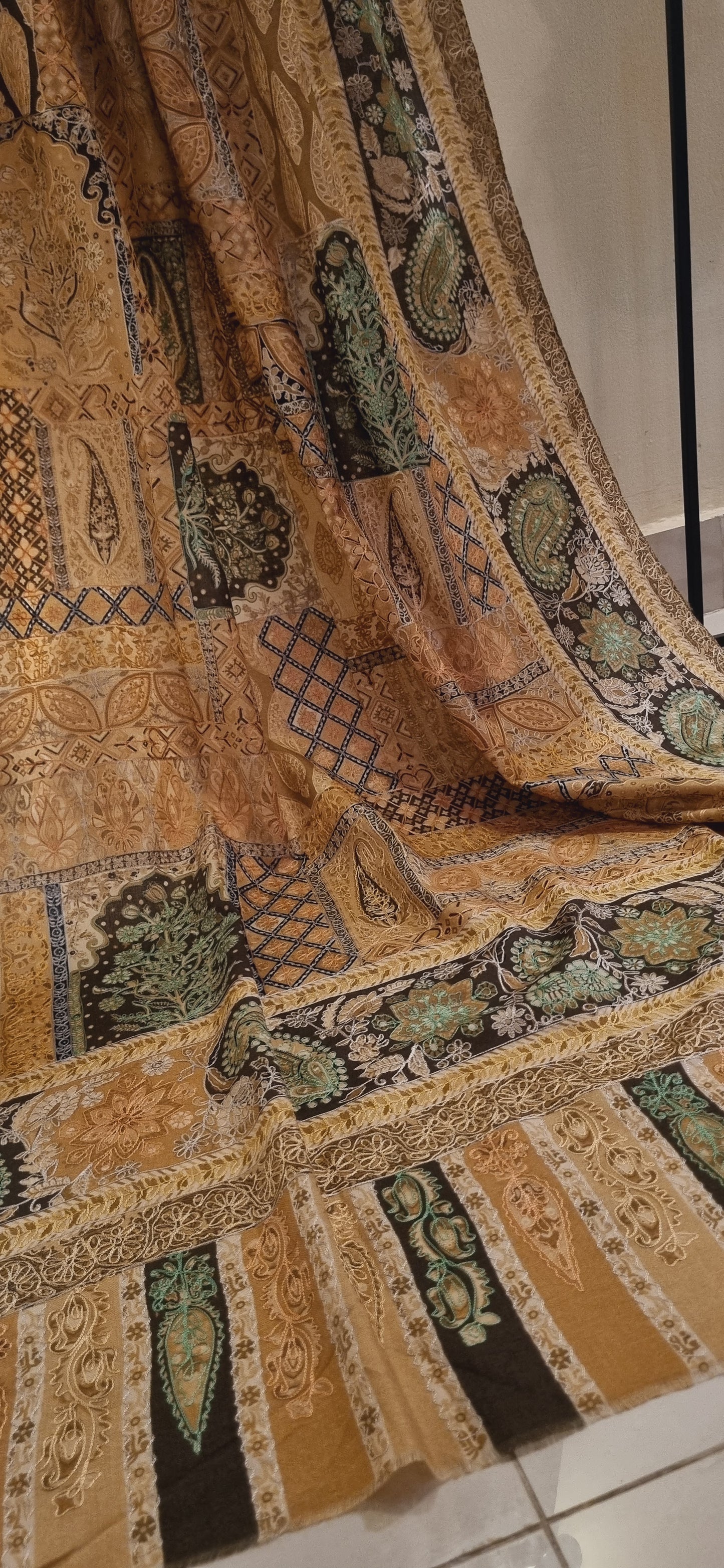 Reelkar embroidered pashmina