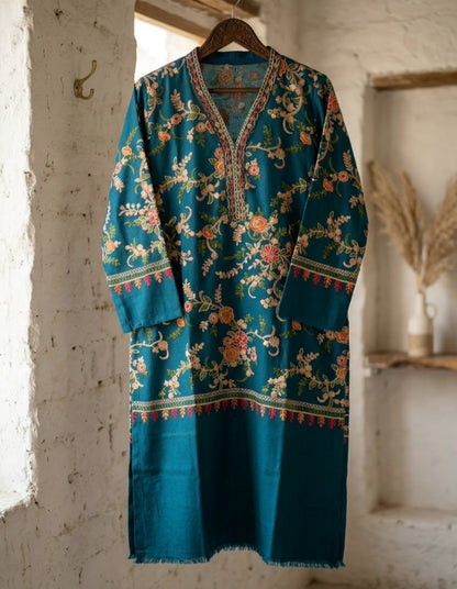 Embroidered kurta: Pashmina
