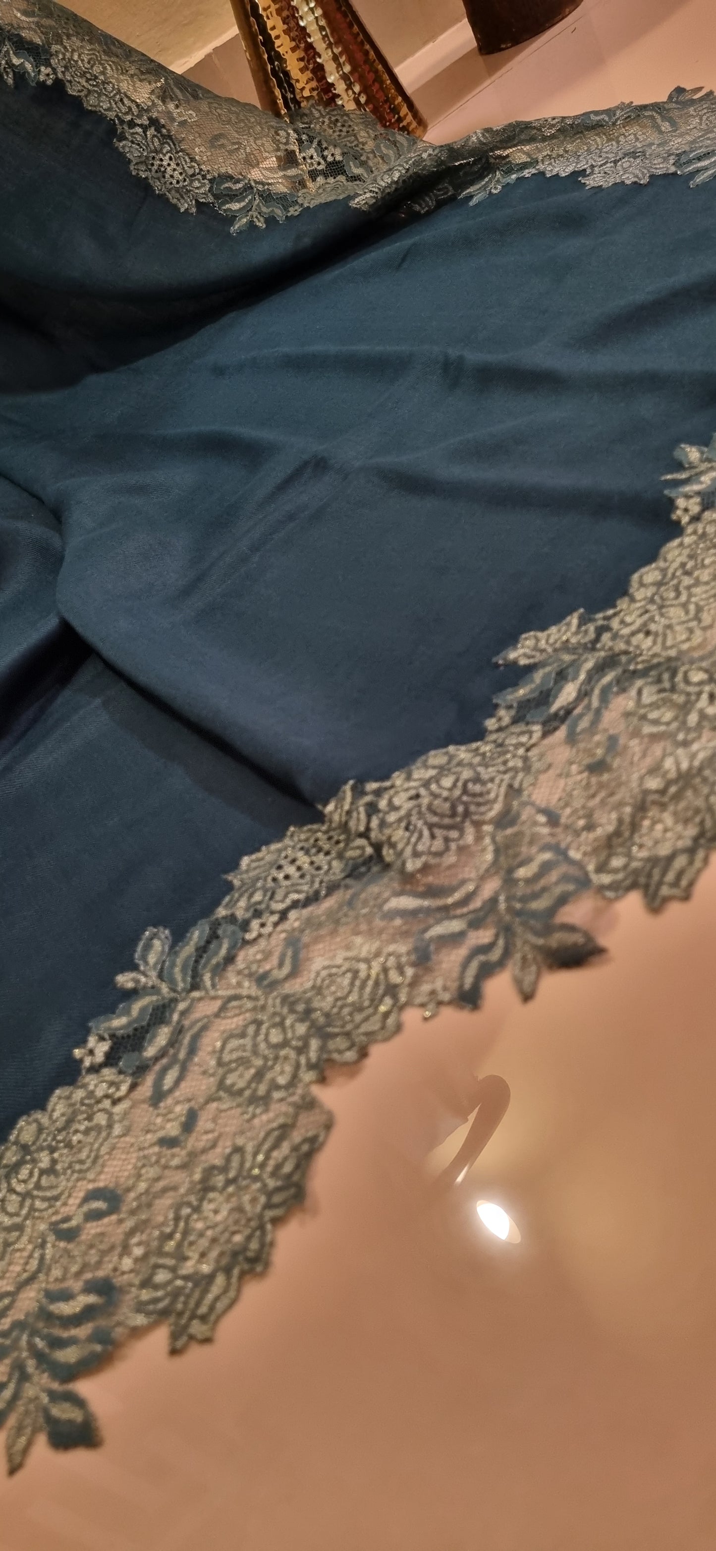 Pashmina chantilly shawl