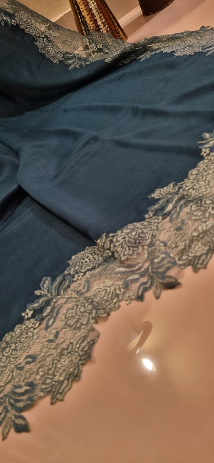 Pashmina chantilly shawl