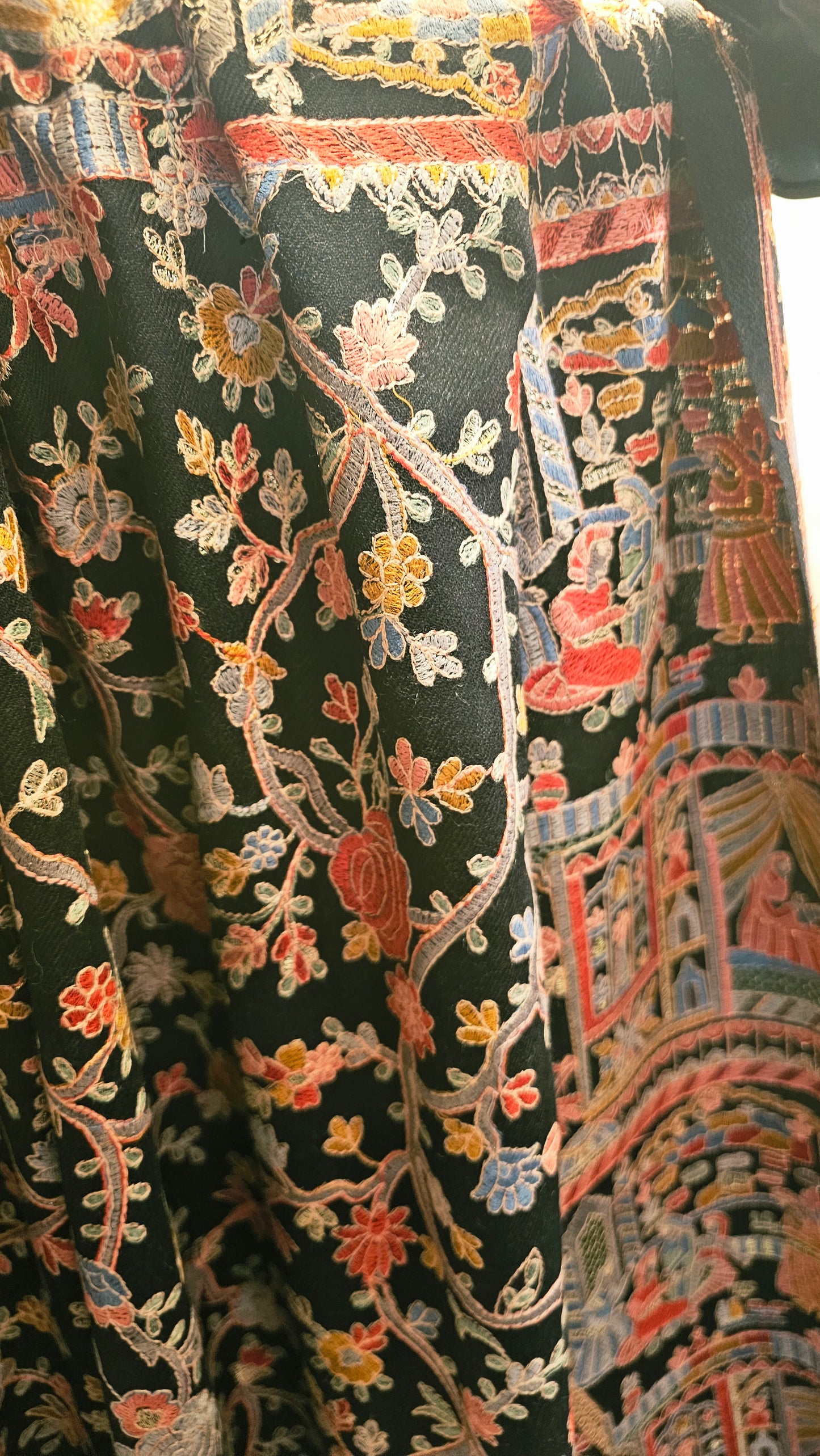 Papermachi embroidered: toosh