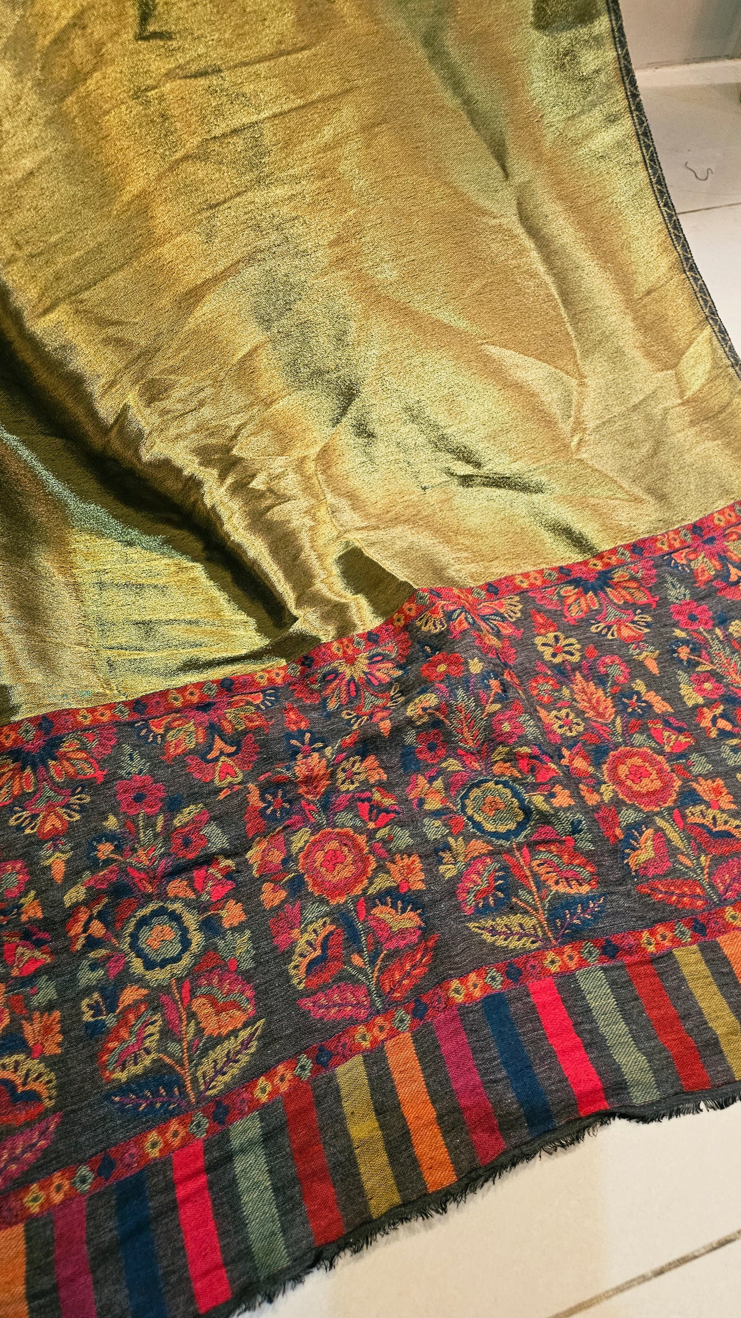 Reversible kaani: Pashmina